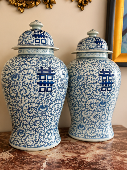 Par de Potiches Chineses em Porcelana Azul e Branca – Dupla Felicidade