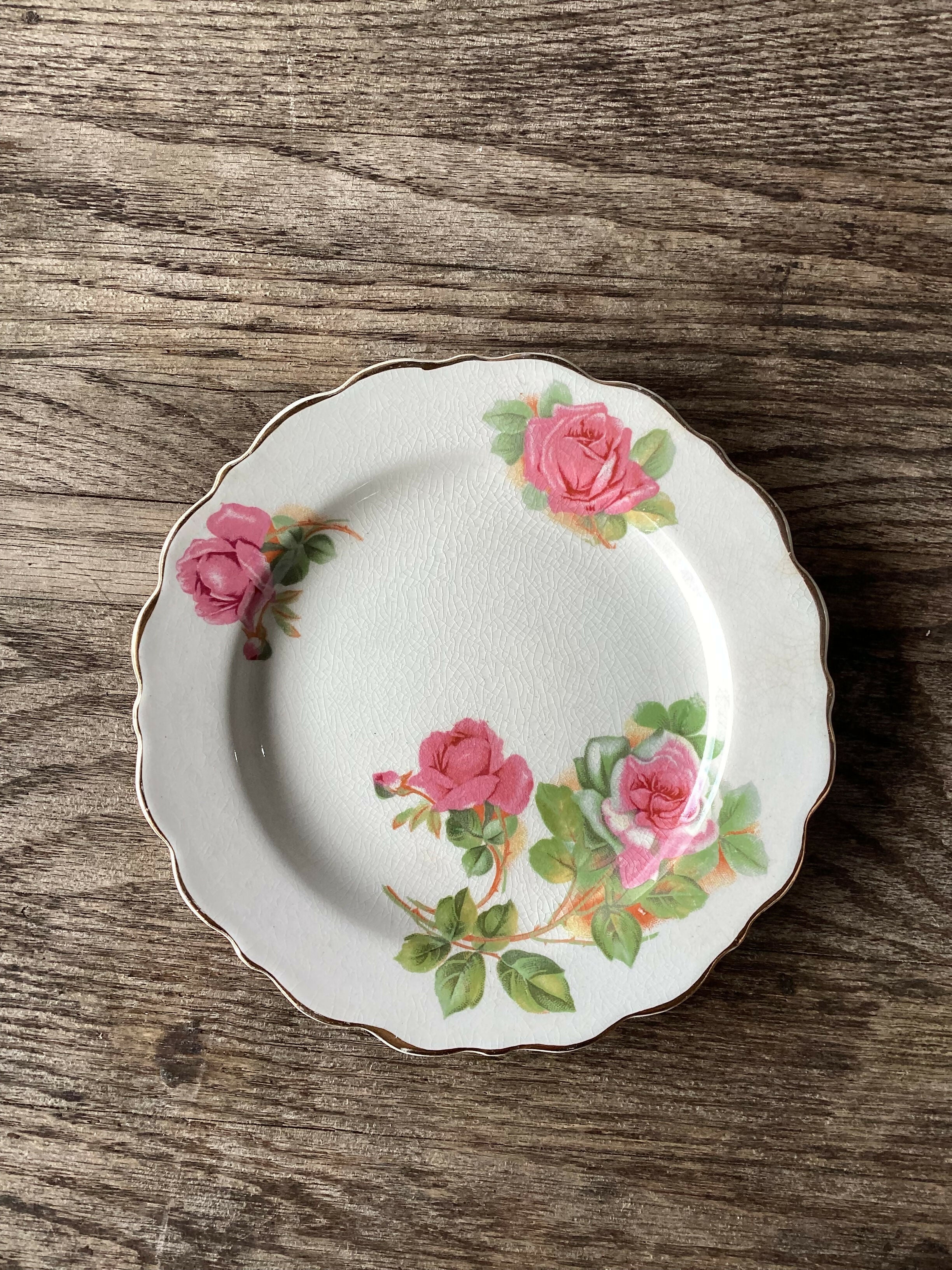 Mesa posta com mimosos pratinhos ingleses (valor unitário)