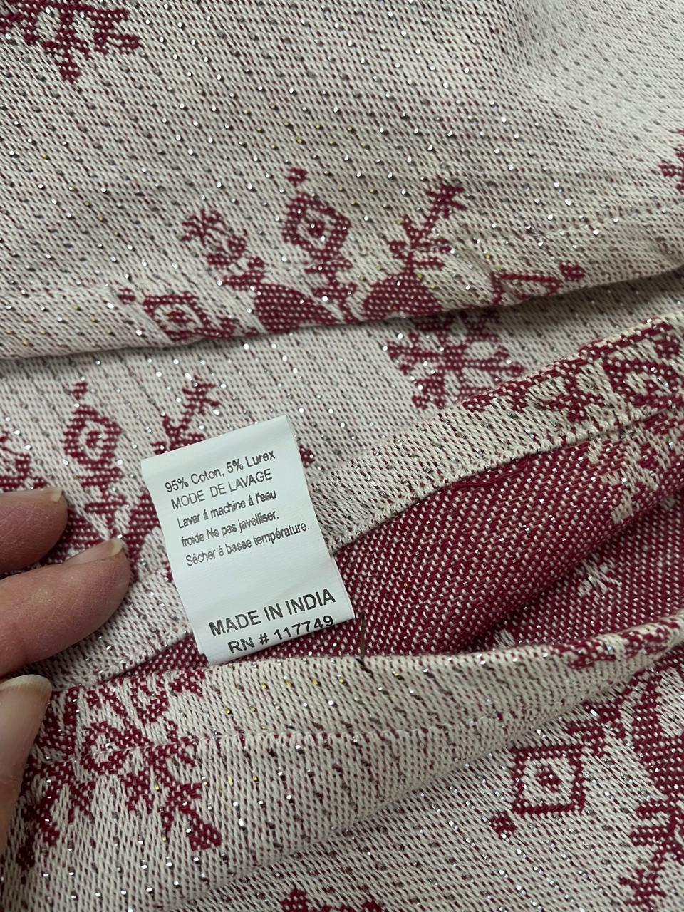 Toalha de mesa redonda com motivos natalinos em vermelho e branco 