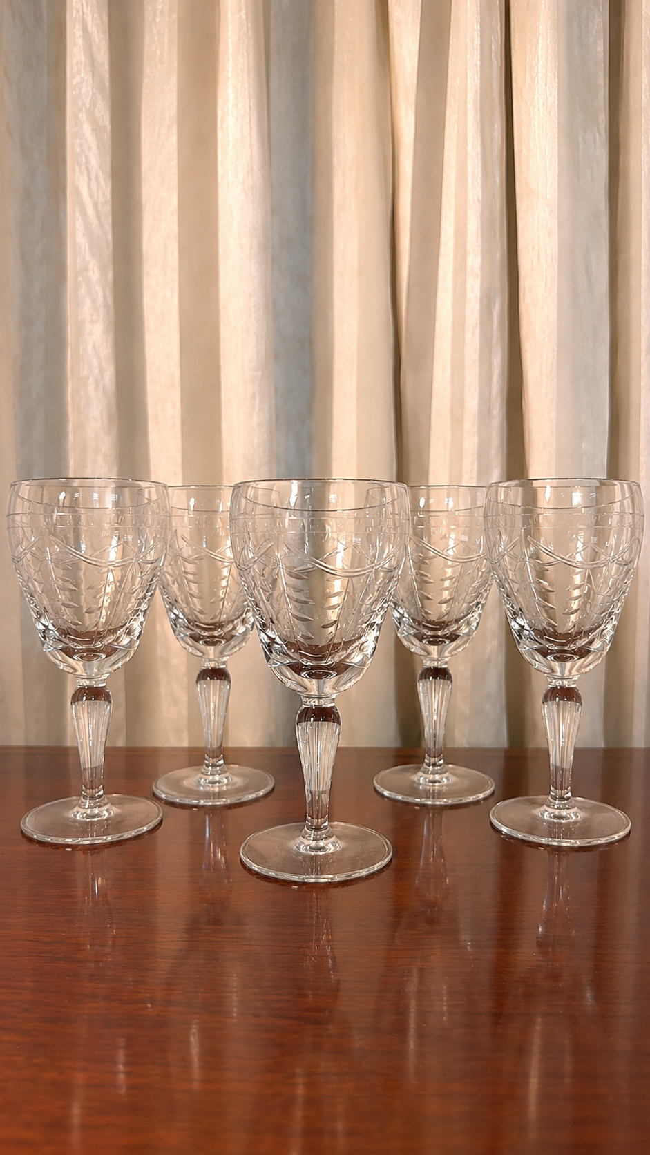 Conjunto com 6 Taças para Vinho Tinto em Vidro com Decoração Ramagens
