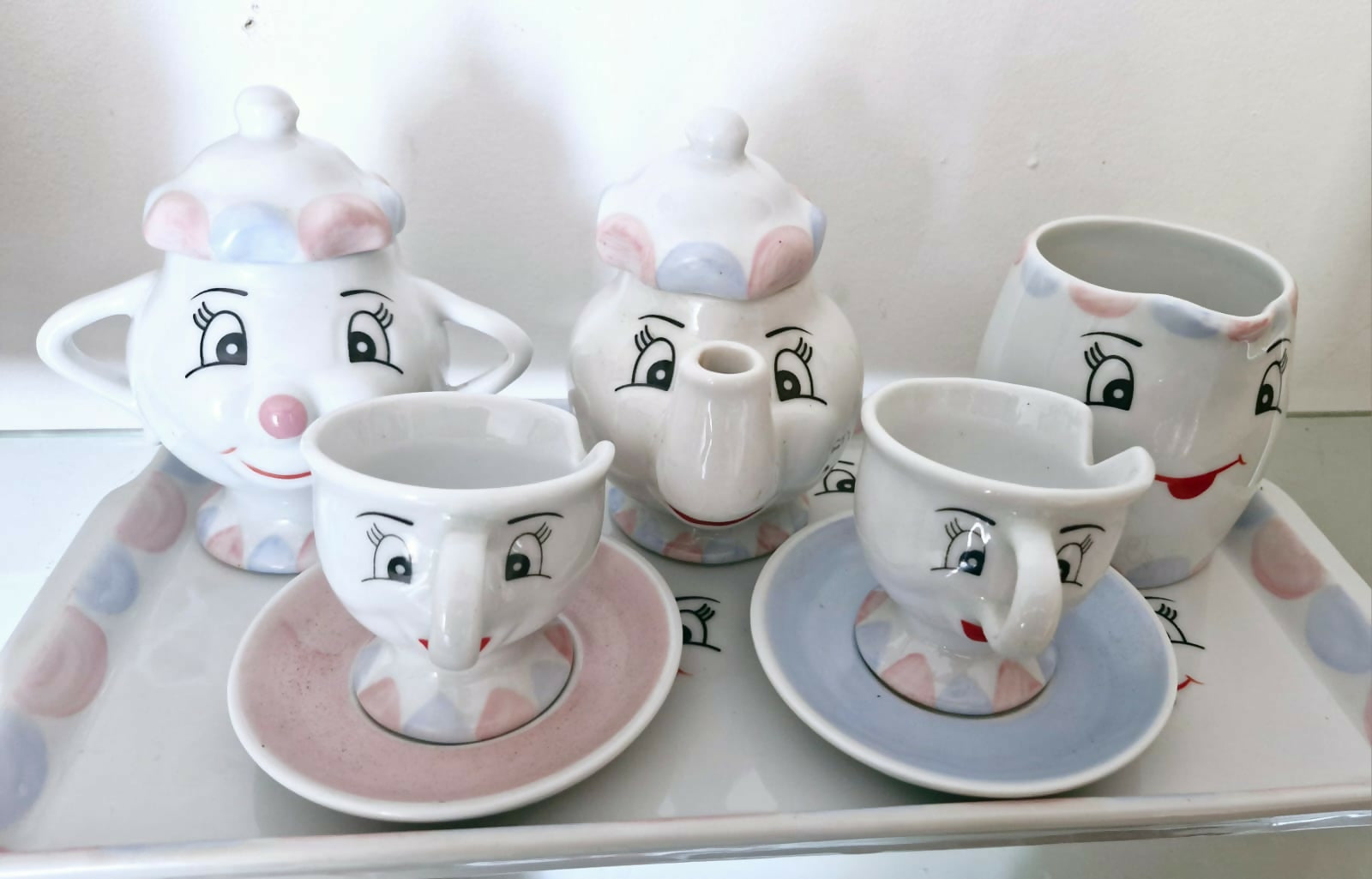 Lindíssimo Jogo de Chá Bela e a Fera em porcelana