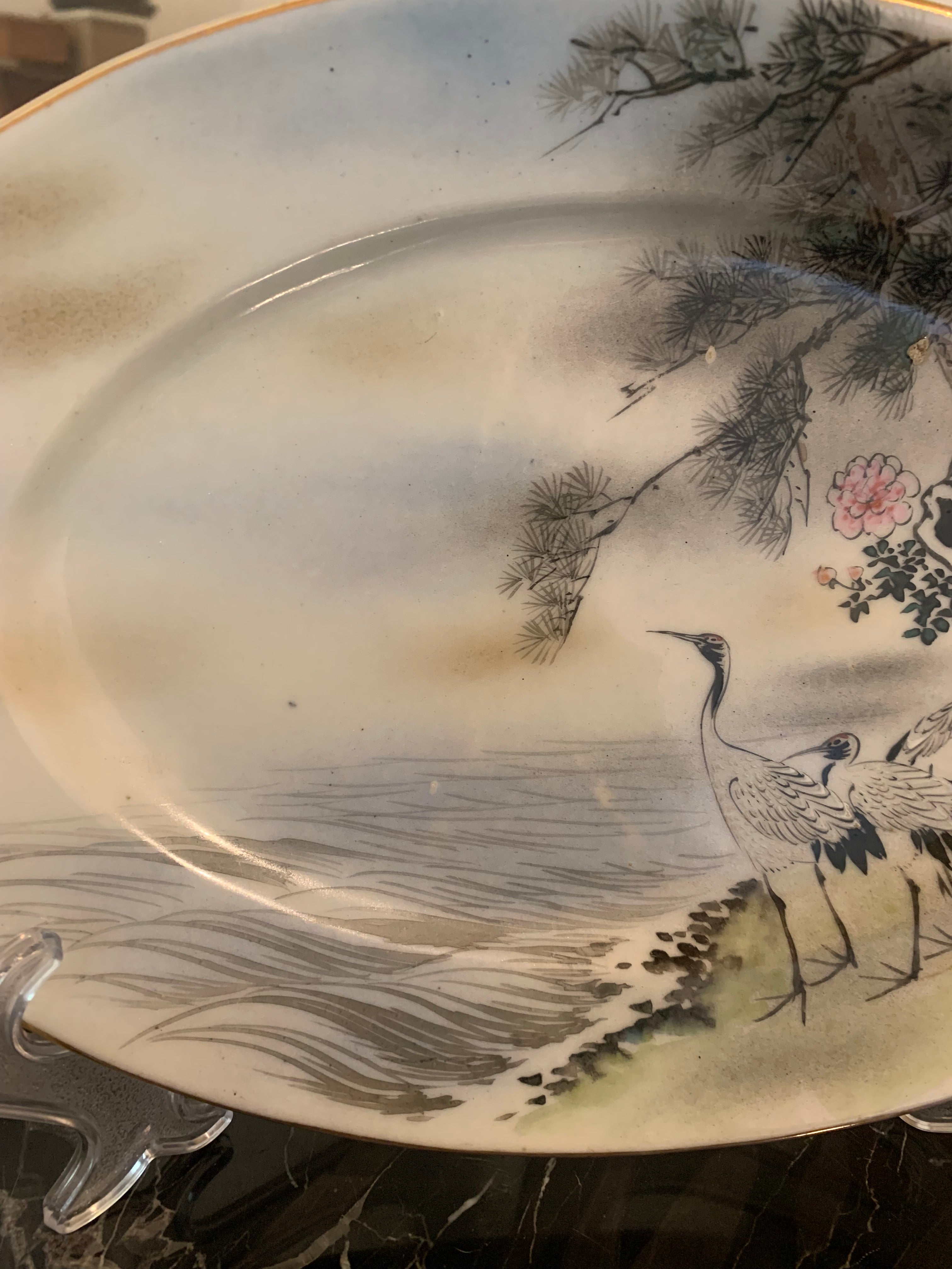 Lindíssima travessa oval de origem japonesa em porcelana