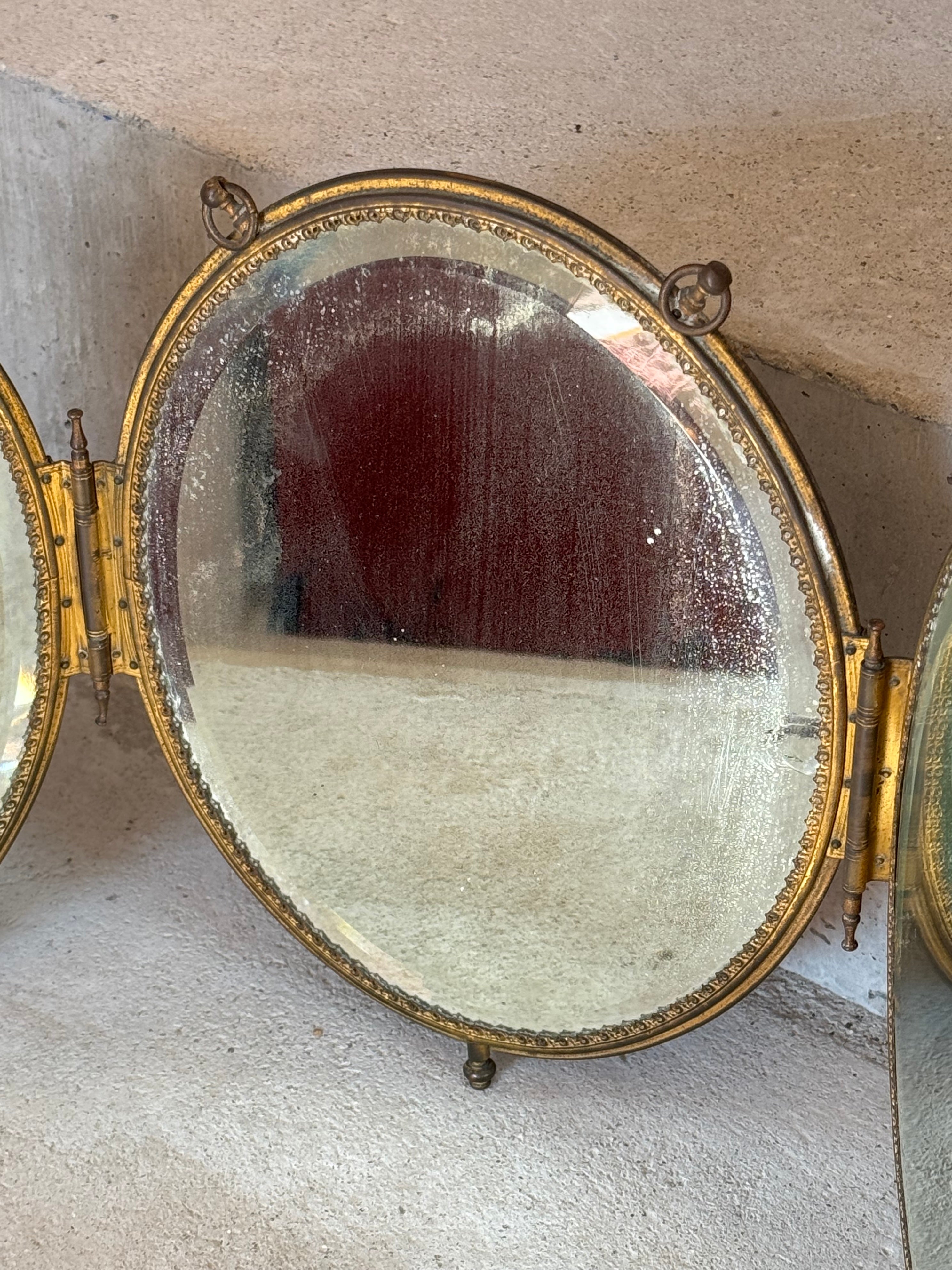 Antigo Espelho Biarticulado Oval