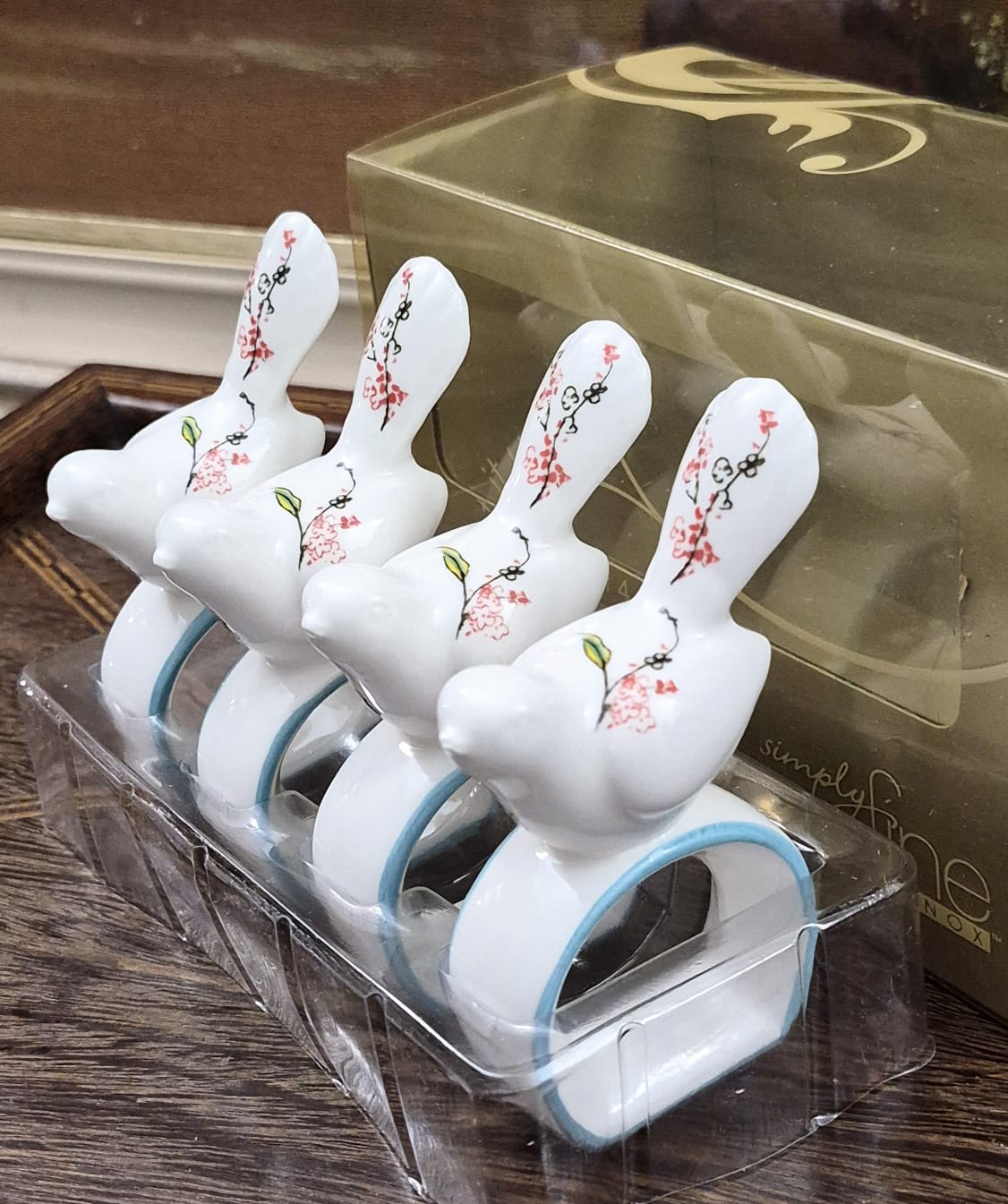 Porta guardanapos fofíssimos em porcelana estadounidense Lenox, na caixa, com 4 unidades, em formato de passarinho.