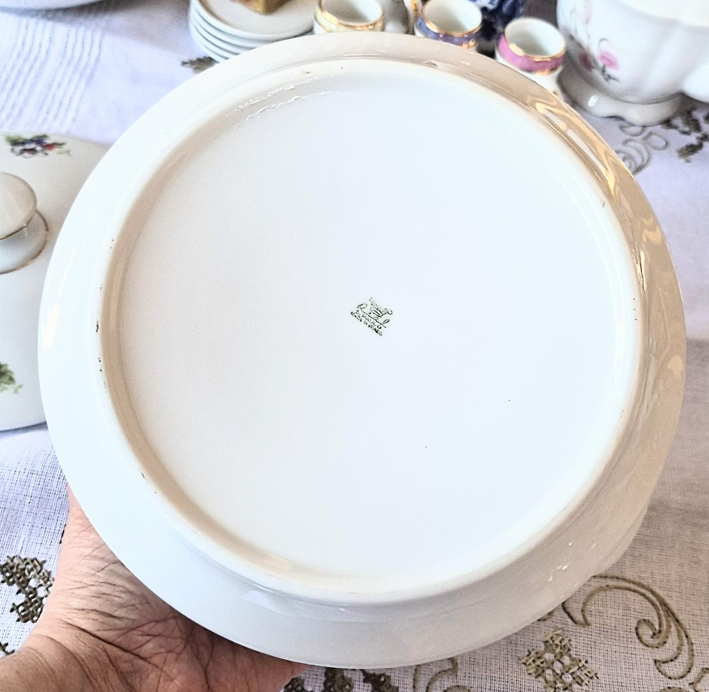 Sopeira linda, com floral delicado, em porcelana vintage nacional Real. Perfeito estado.