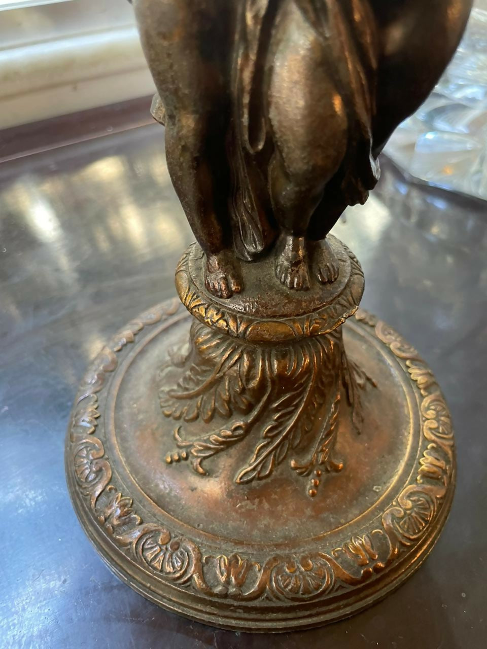 Abajur em bronze figura de querubins