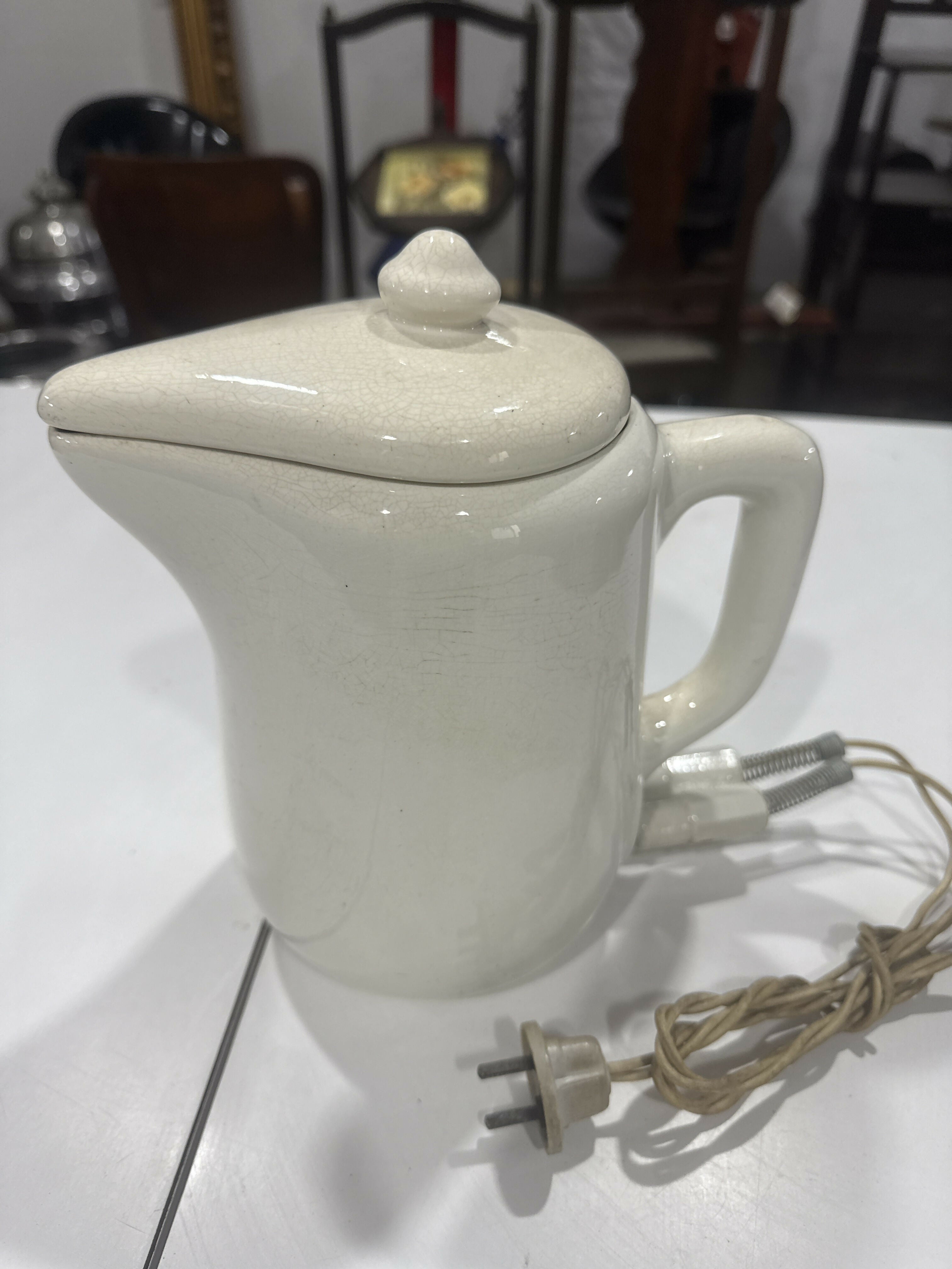 RARÍSSIMA! CHALEIRA ELÉTRICA ITAGRES – DÉCADA DE 1950 – PORCELANA – COMPLETA E FUNCIONANDO