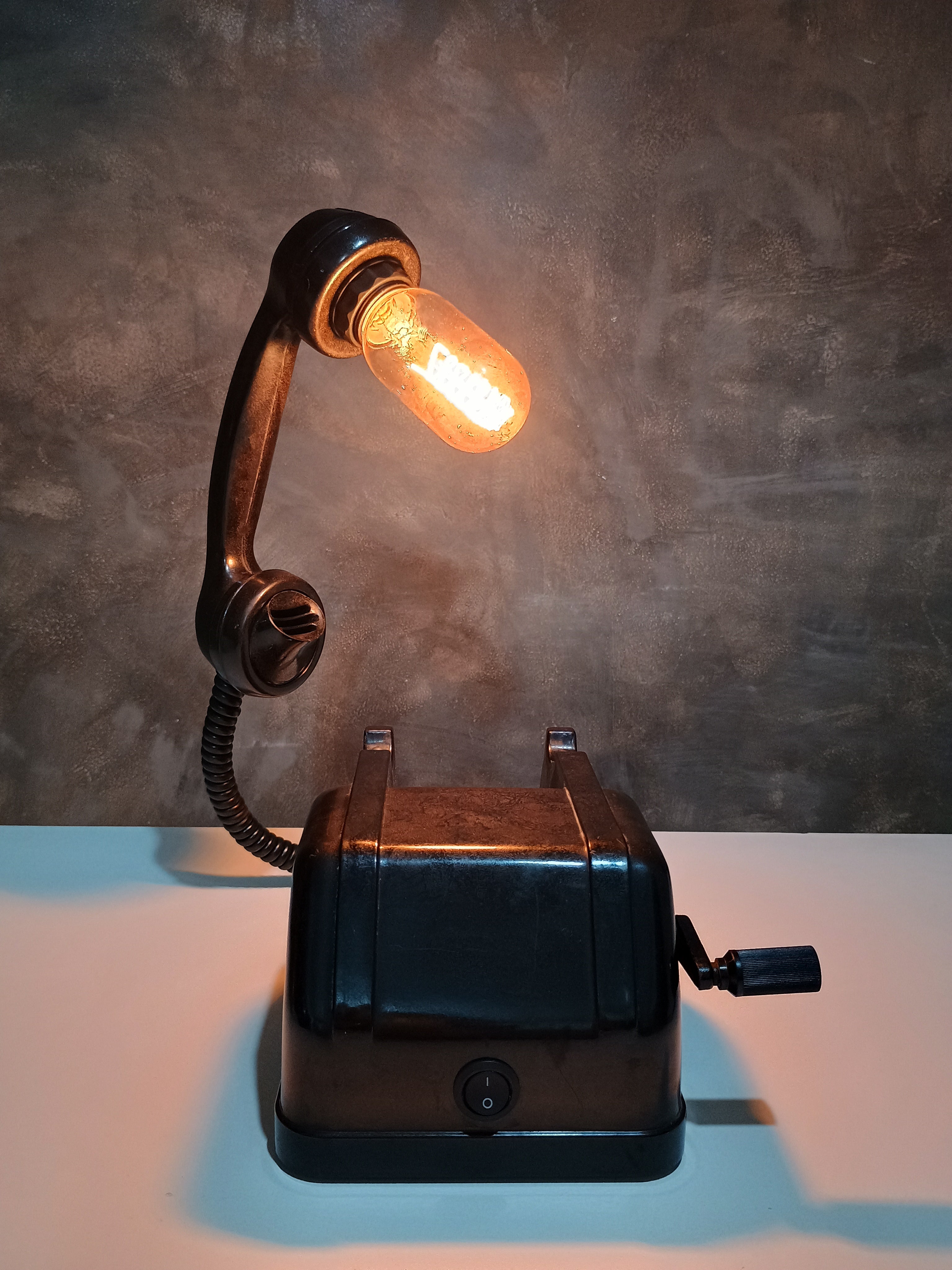 Luminária Telefone em Baquelite
