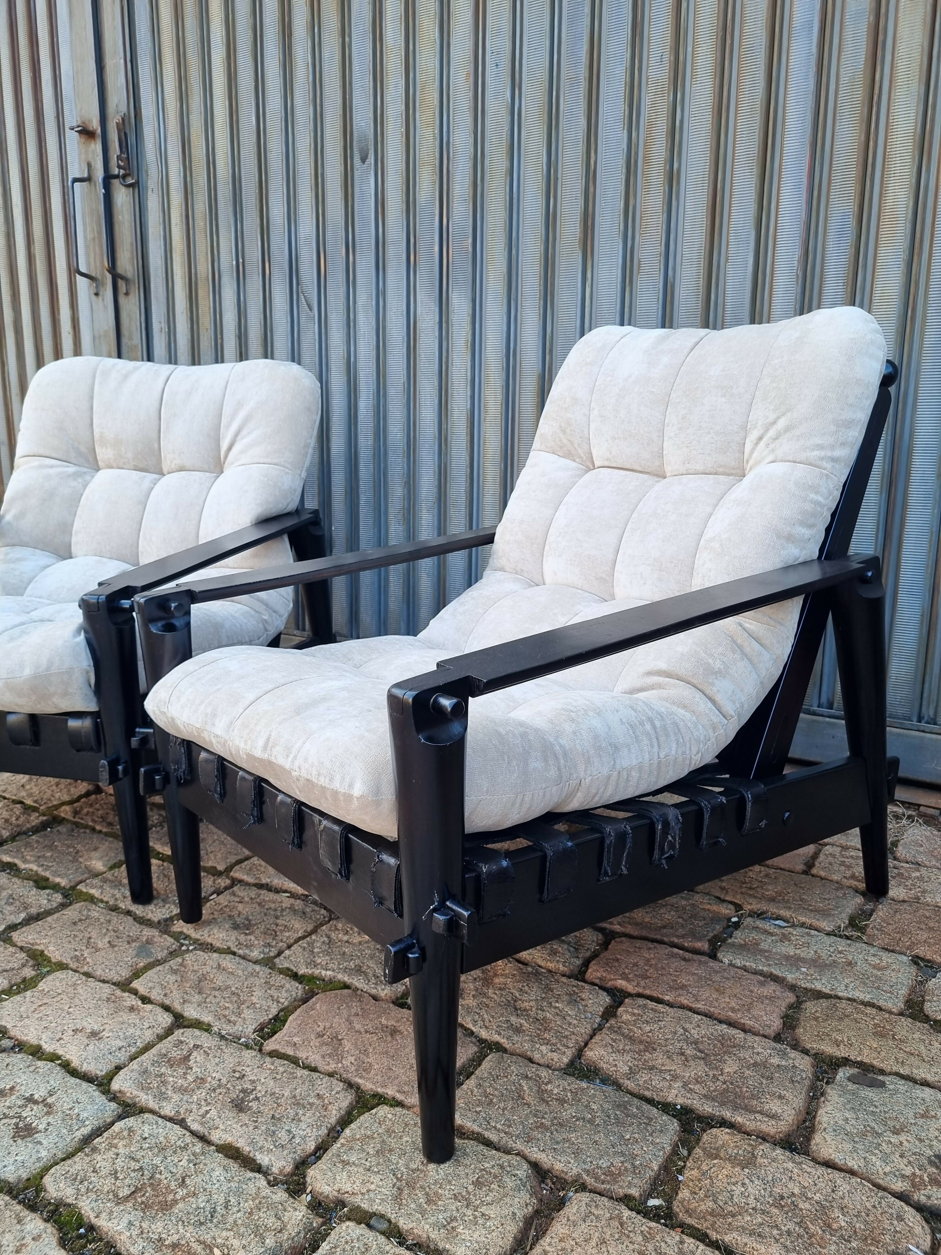 Conjunto sofá / poltronas ebanizado anos 60