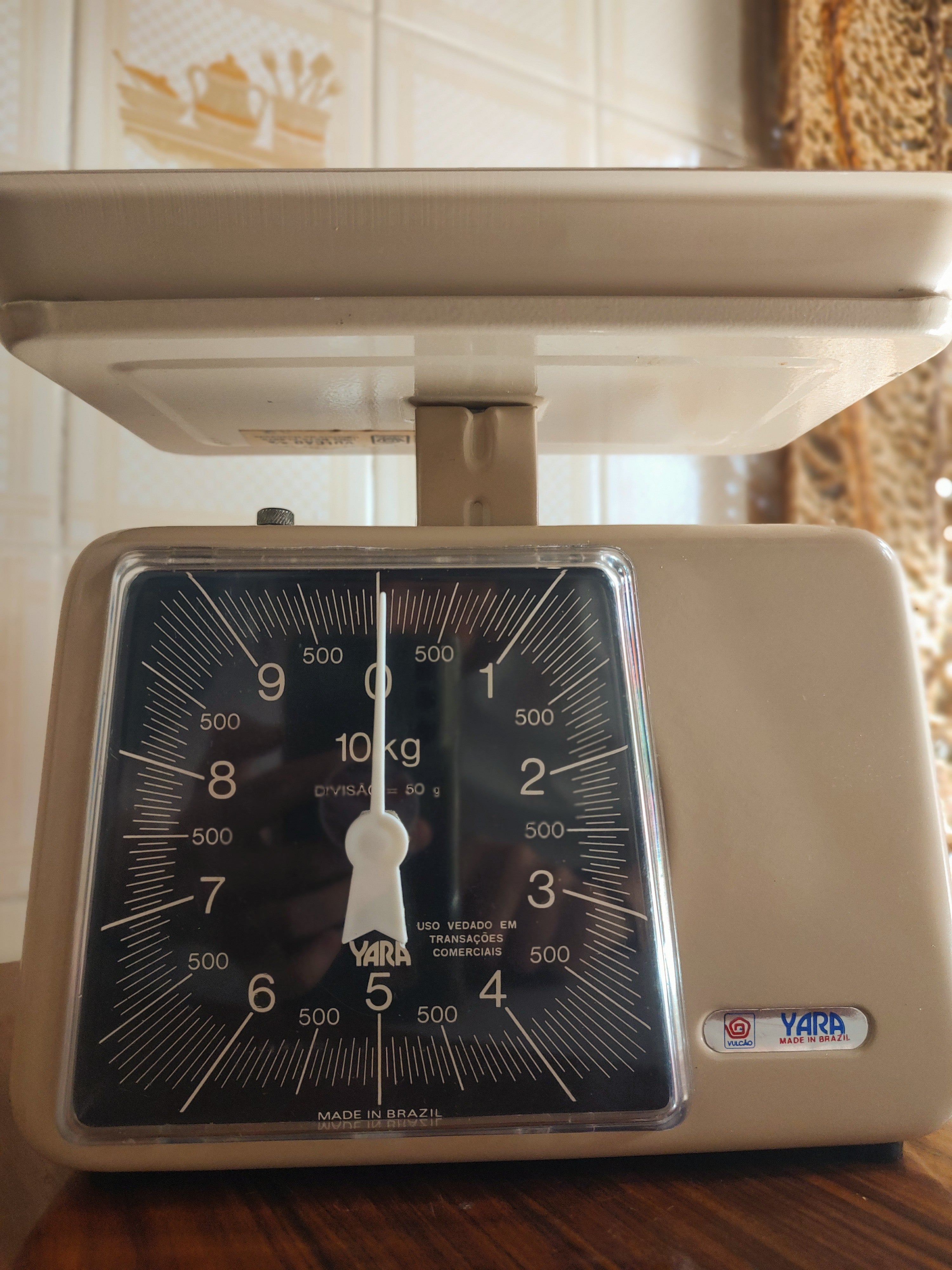 Antiga Balança Yara em Metal bege/areia para 10kg(como nova!)