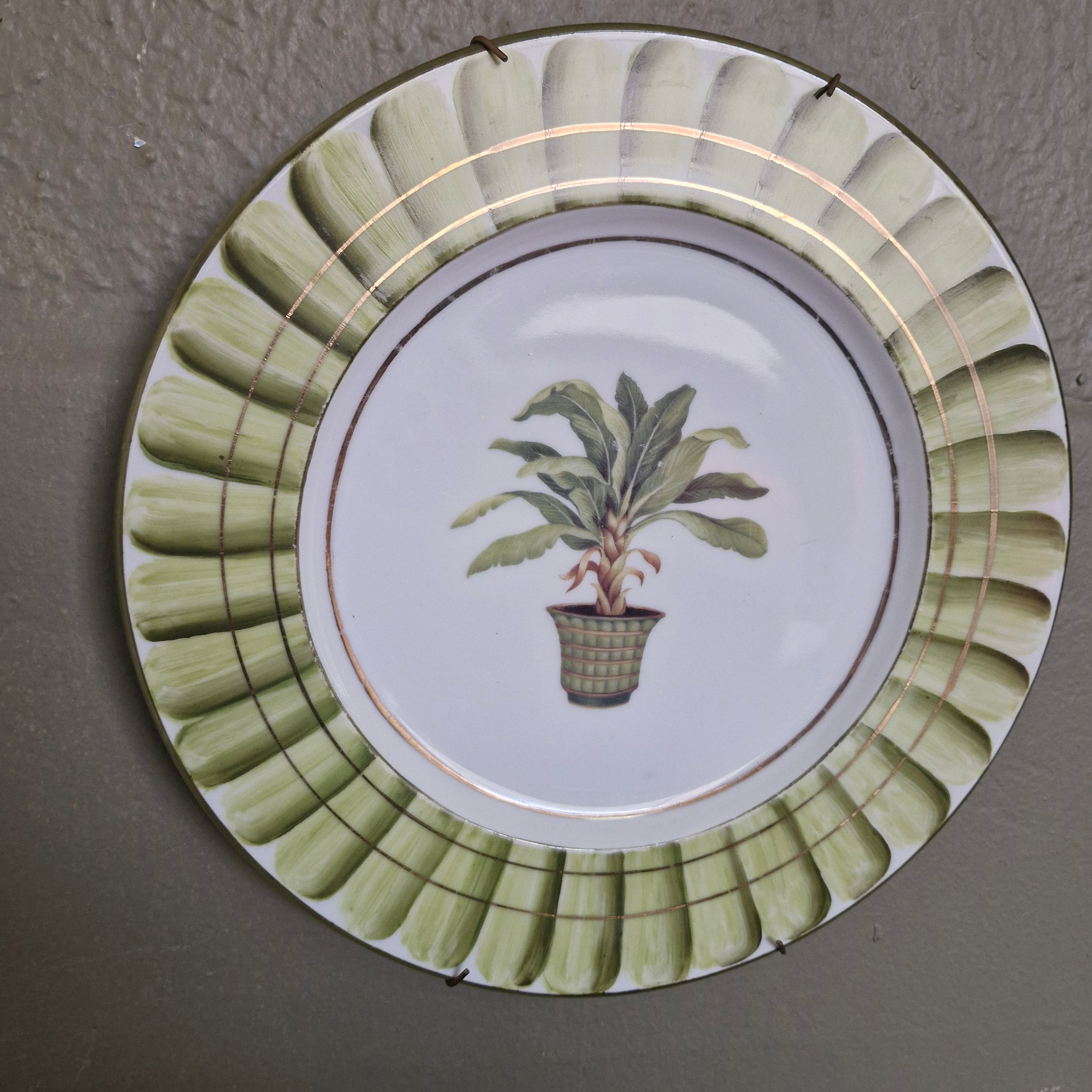 Prato Porcelana Decorativo com pintura de Planta 