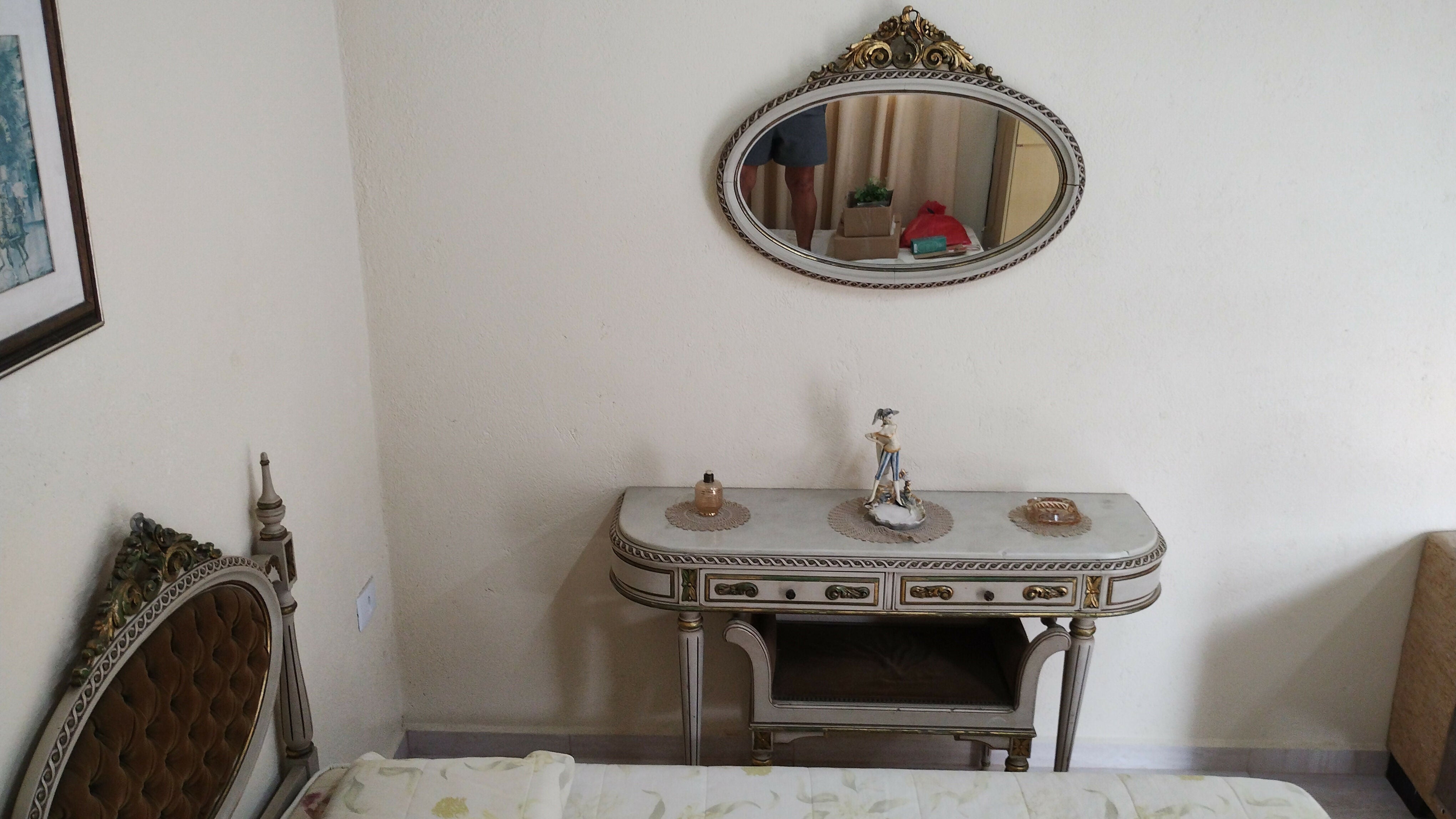 Conjunto dormitório antigo madeira entalhada (70 anos)