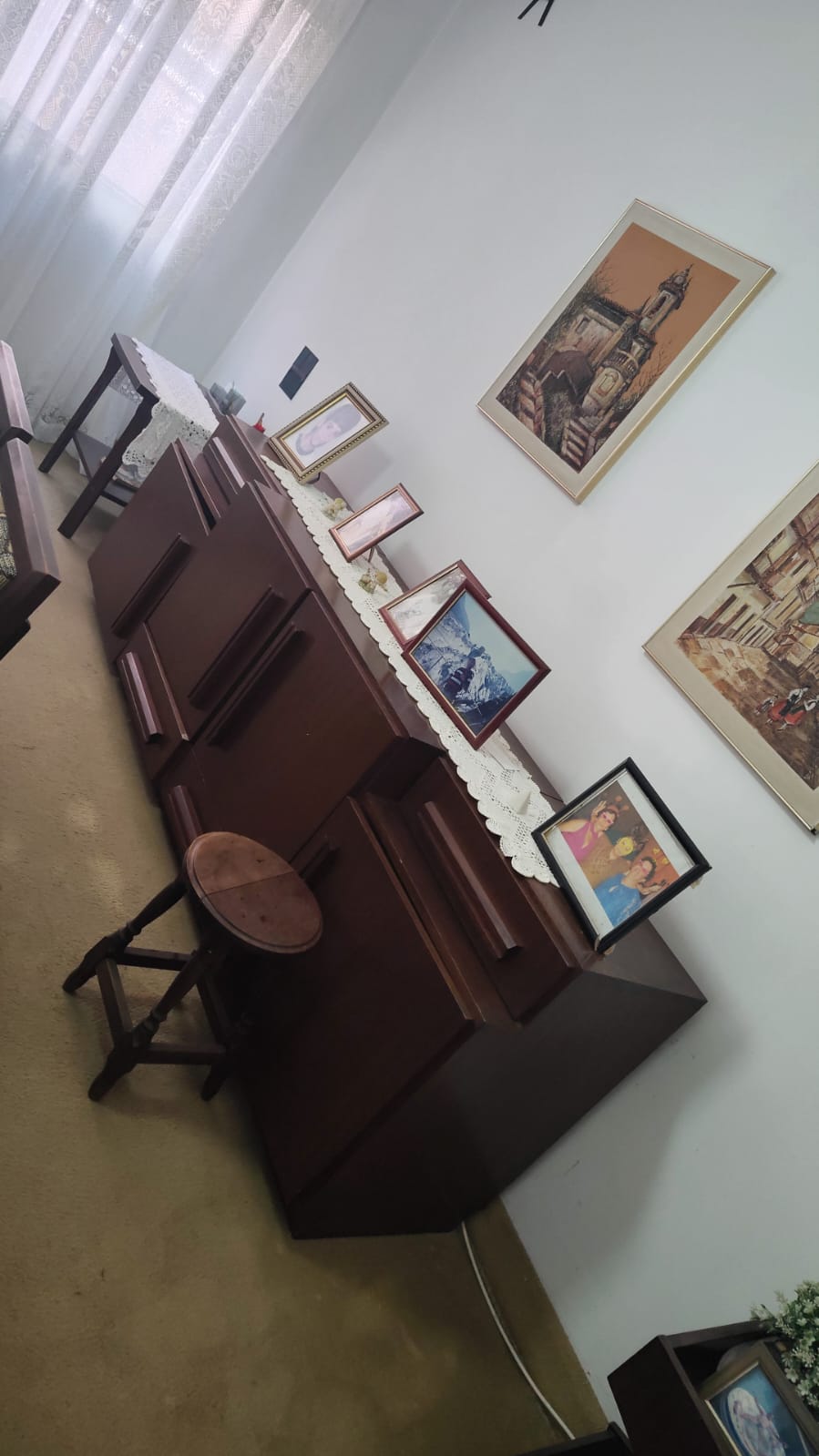Balcão Buffet Aparador em Madeira Escura – Estilo Vintage / Retrô
