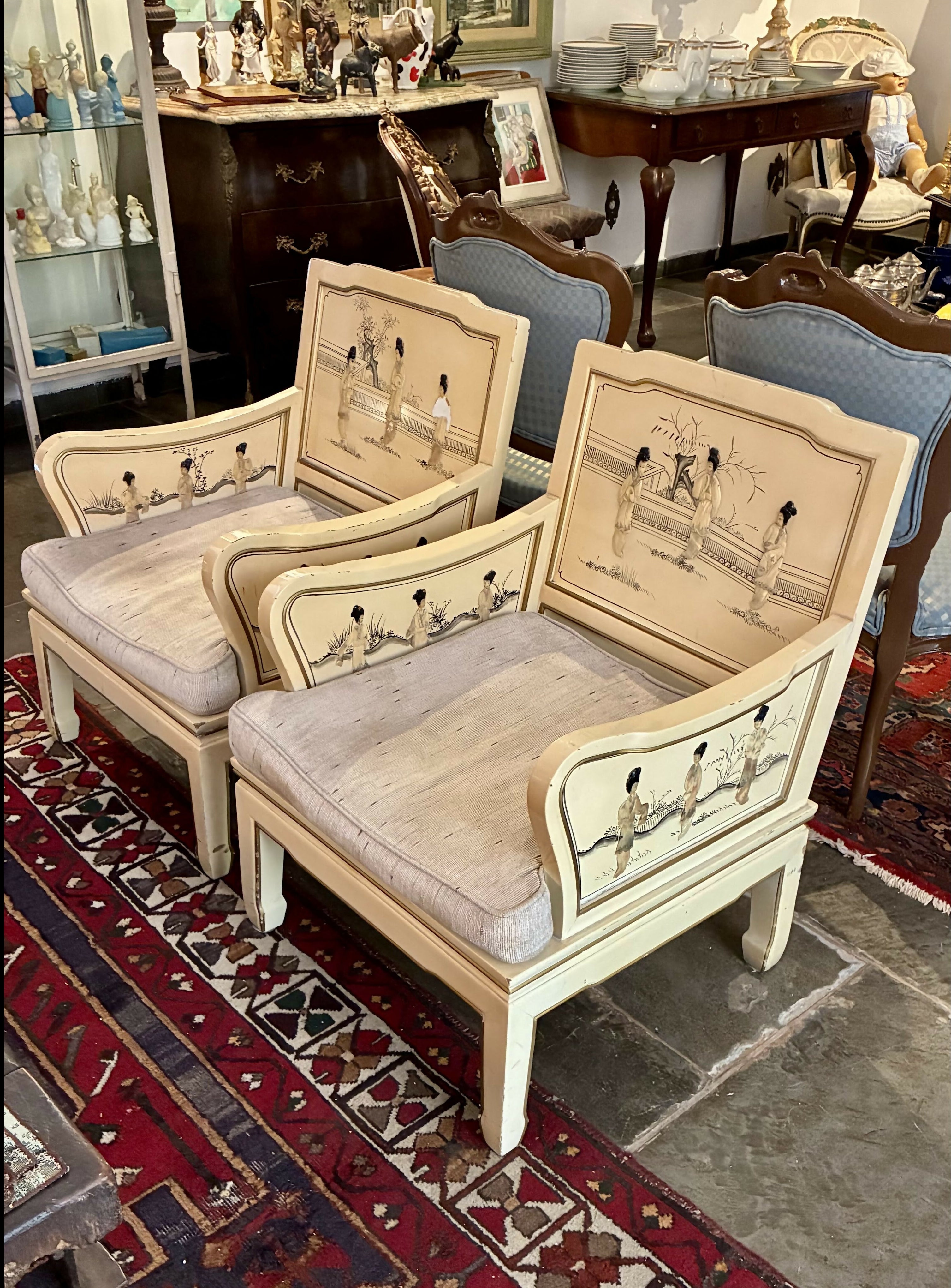 Par de Poltronas Chinoiserie Laqueadas