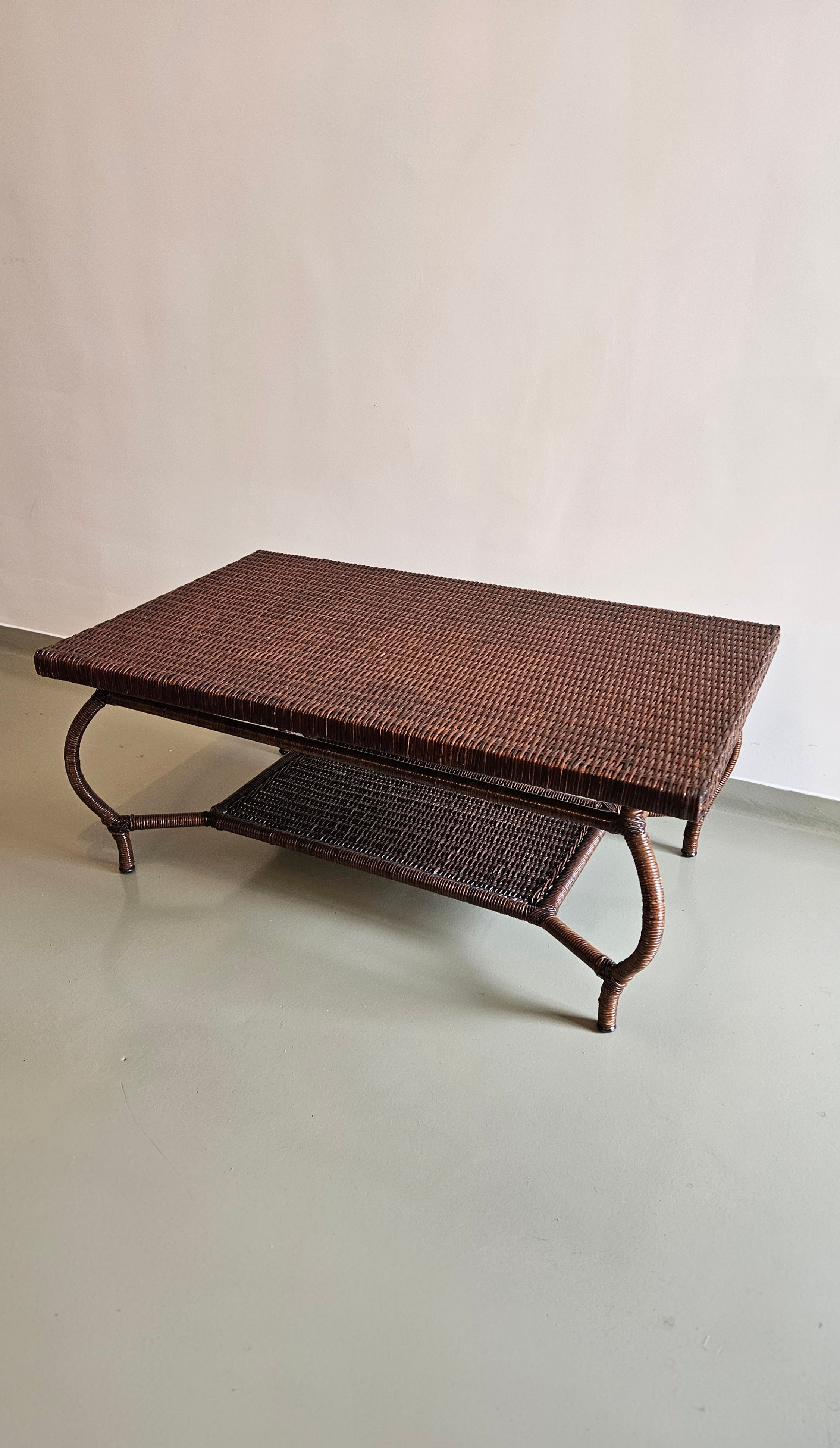 MESA DE CENTRO RETANGULAR EM JUNCO ANOS 60 ARMANDO CERELLO
