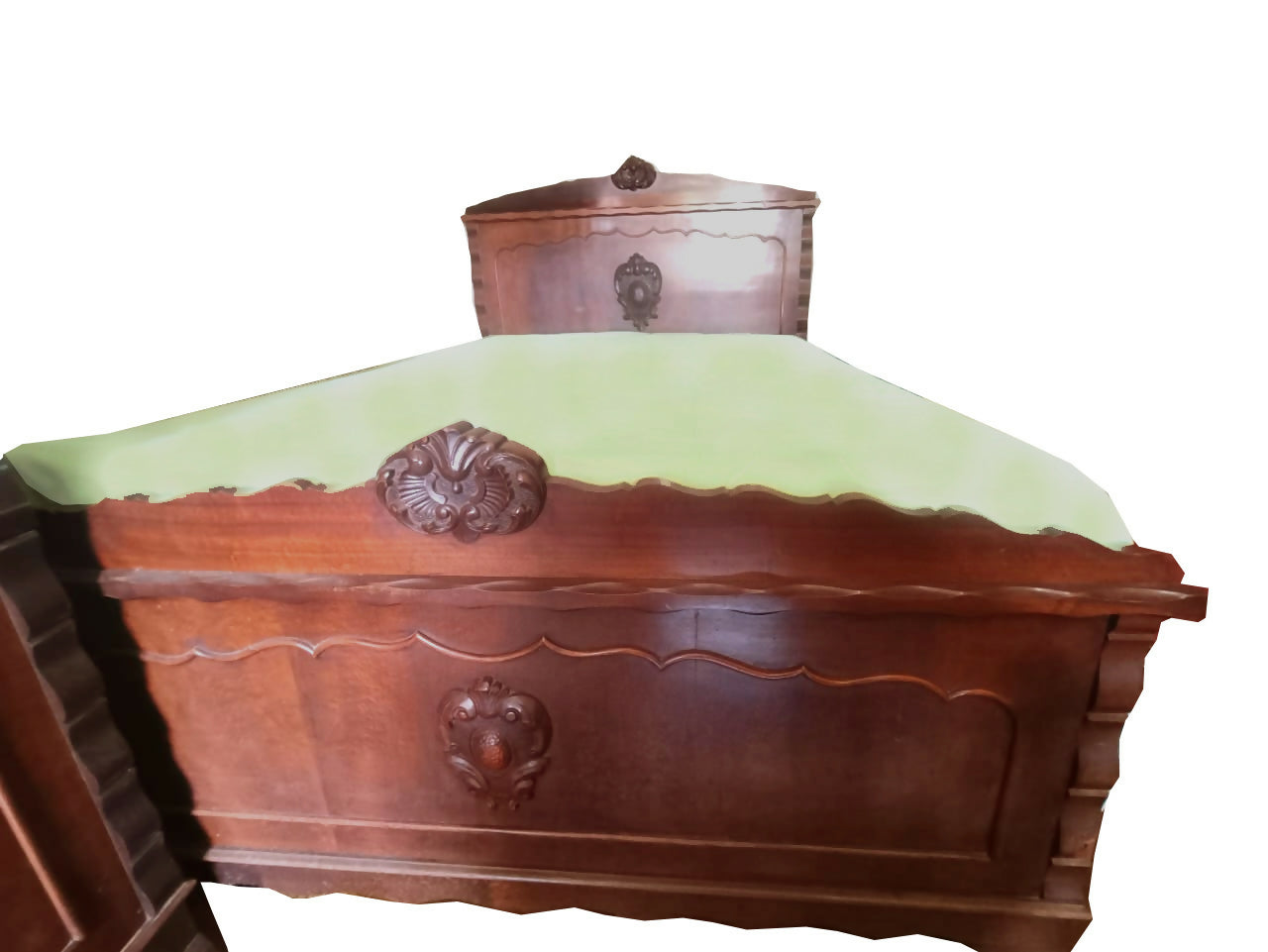 Cama de casal em madeira maciça estilo clássico