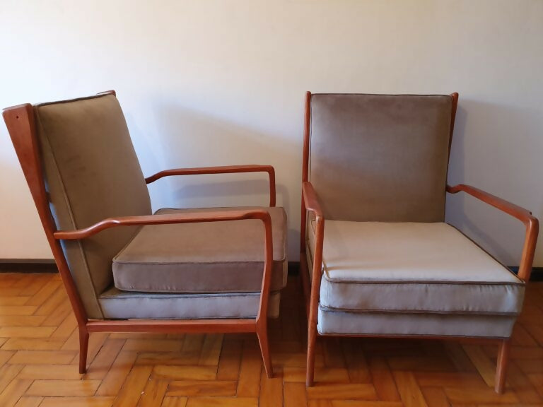 Par poltronas Rino Levi em Cabreúva e estofado em veludo