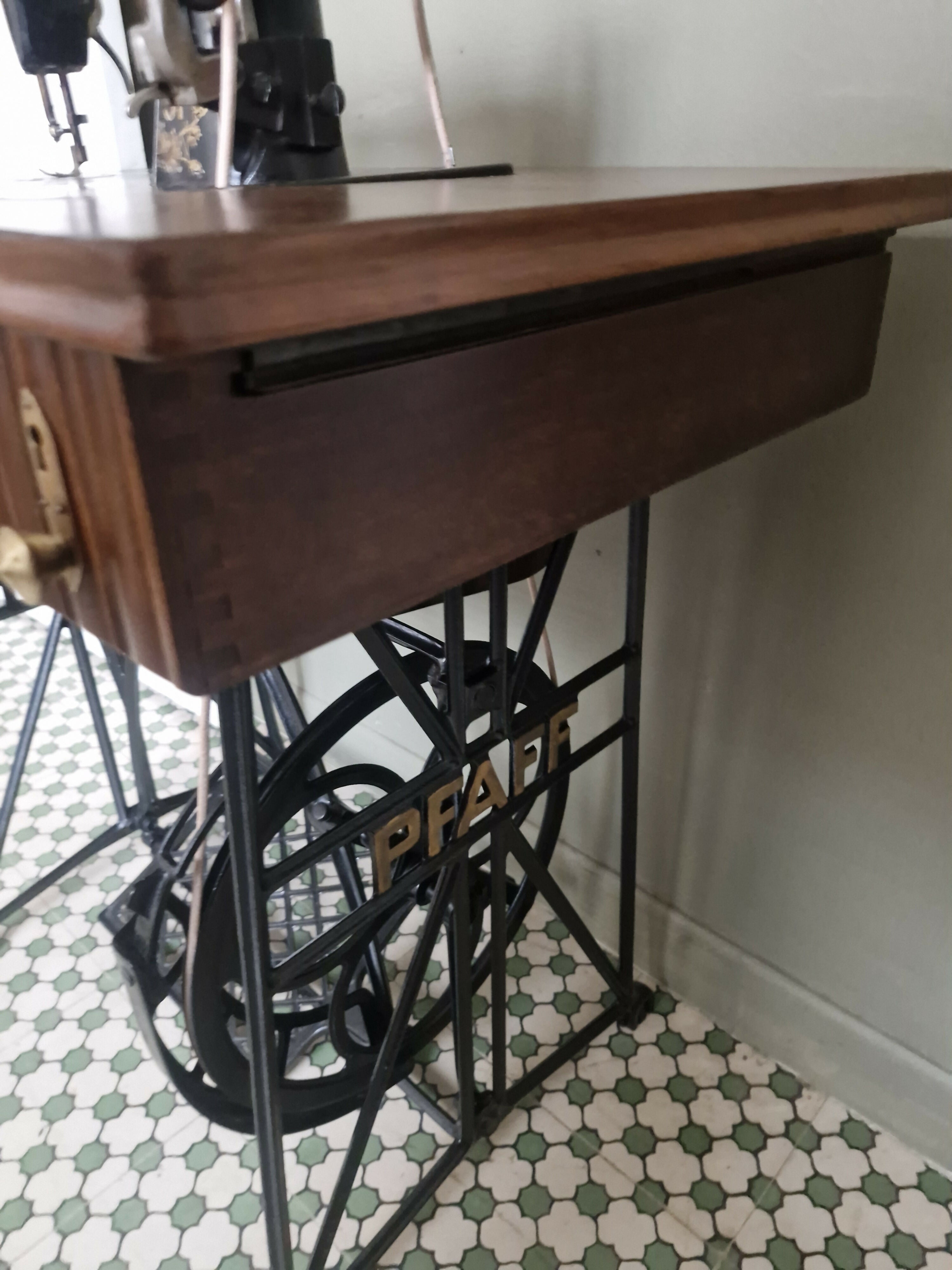 Máquina de costura Pffaf 31