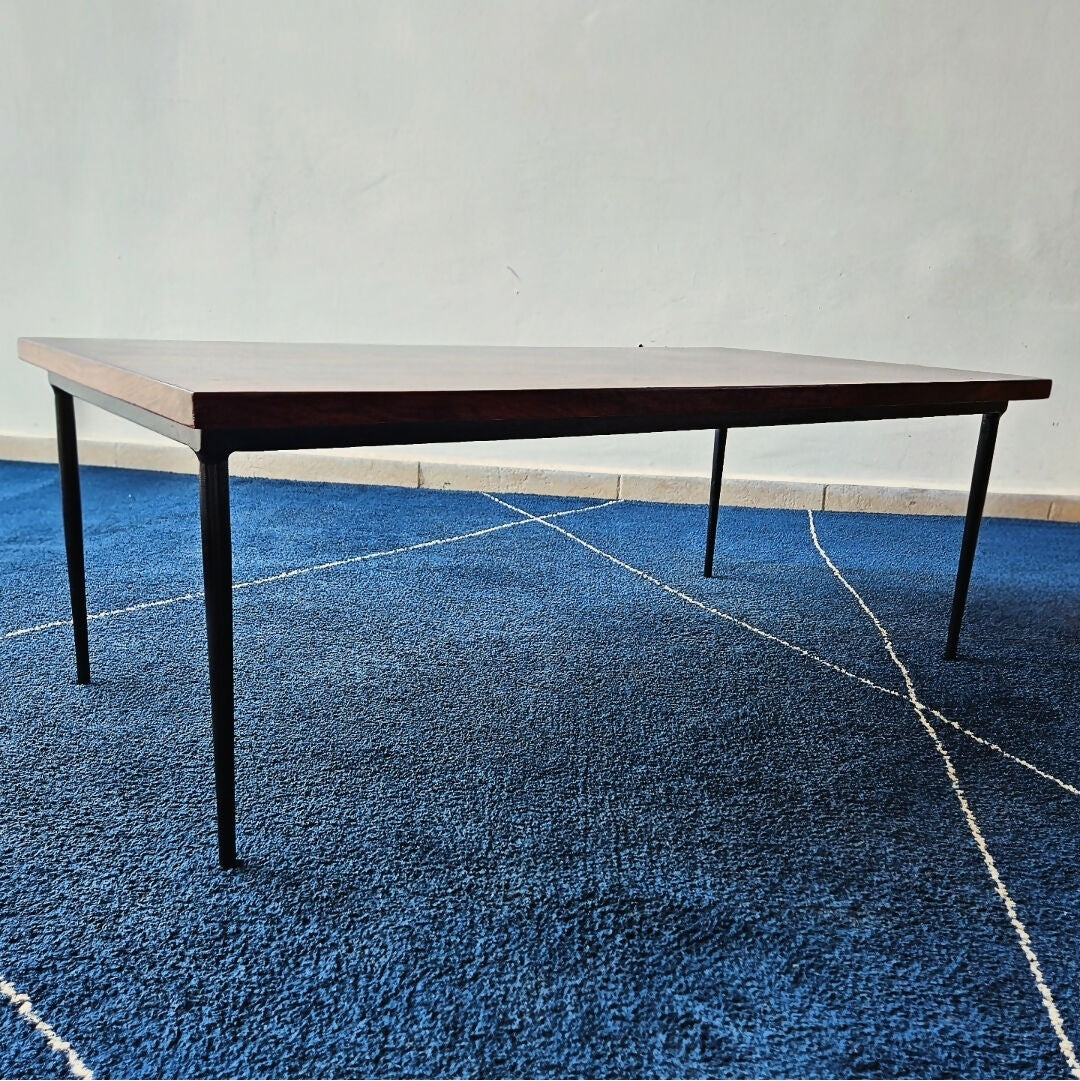 MESA DE CENTRO EM JACARANDÁ E FERRO (ANOS 50)