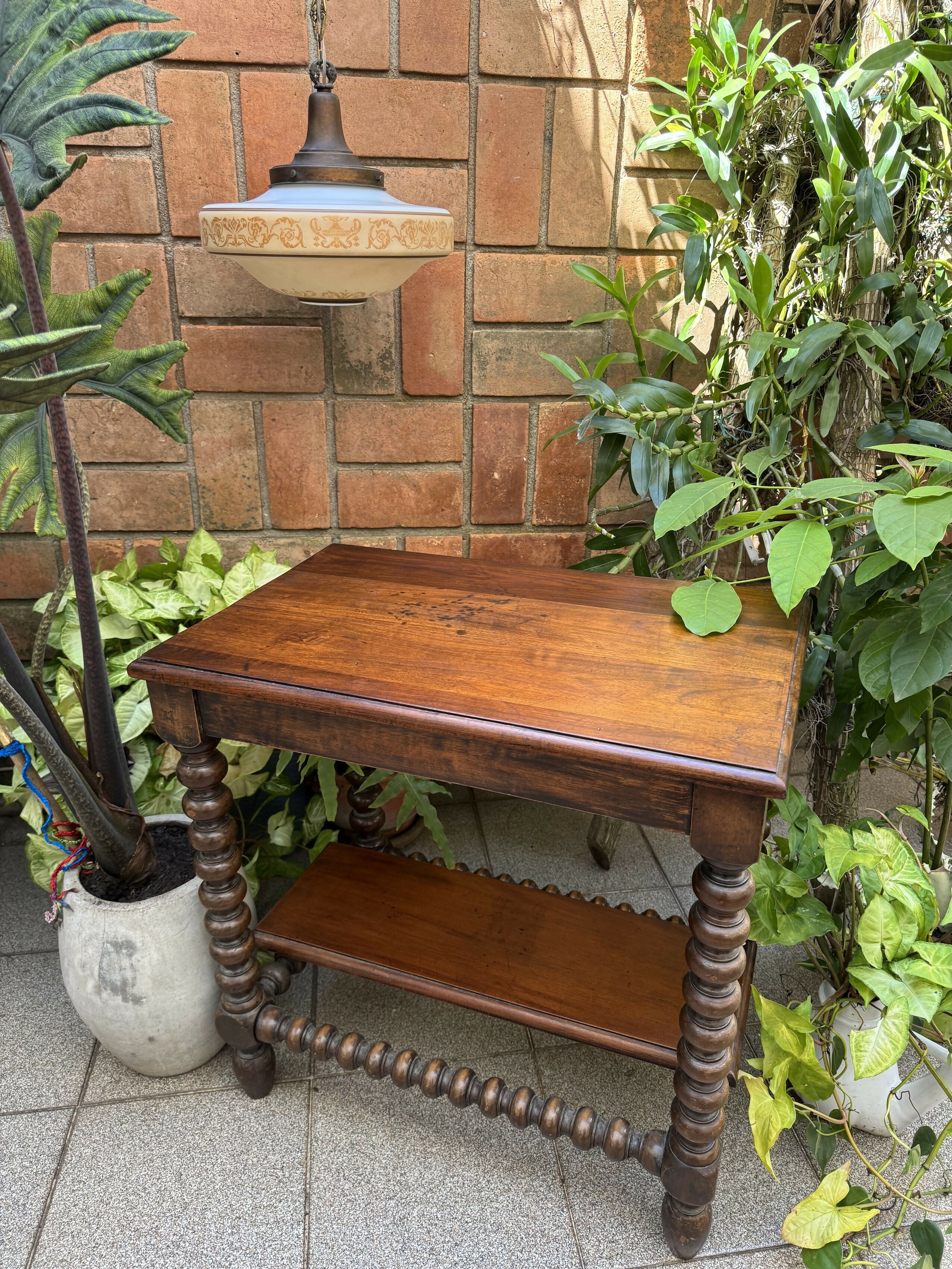 Madeira Nobre Linda Mesa Bolinhas