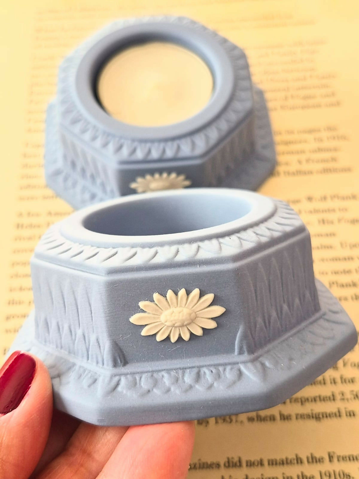 Par de porta velas em jasperware inglês Wedgwood, raro, anos 90. Perfeitos!