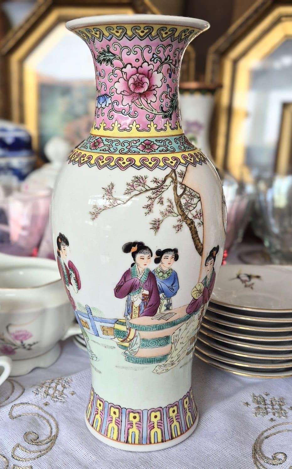  Vaso em porcelana chinesa vintage Família Rosa.  Lindo e impecável.
