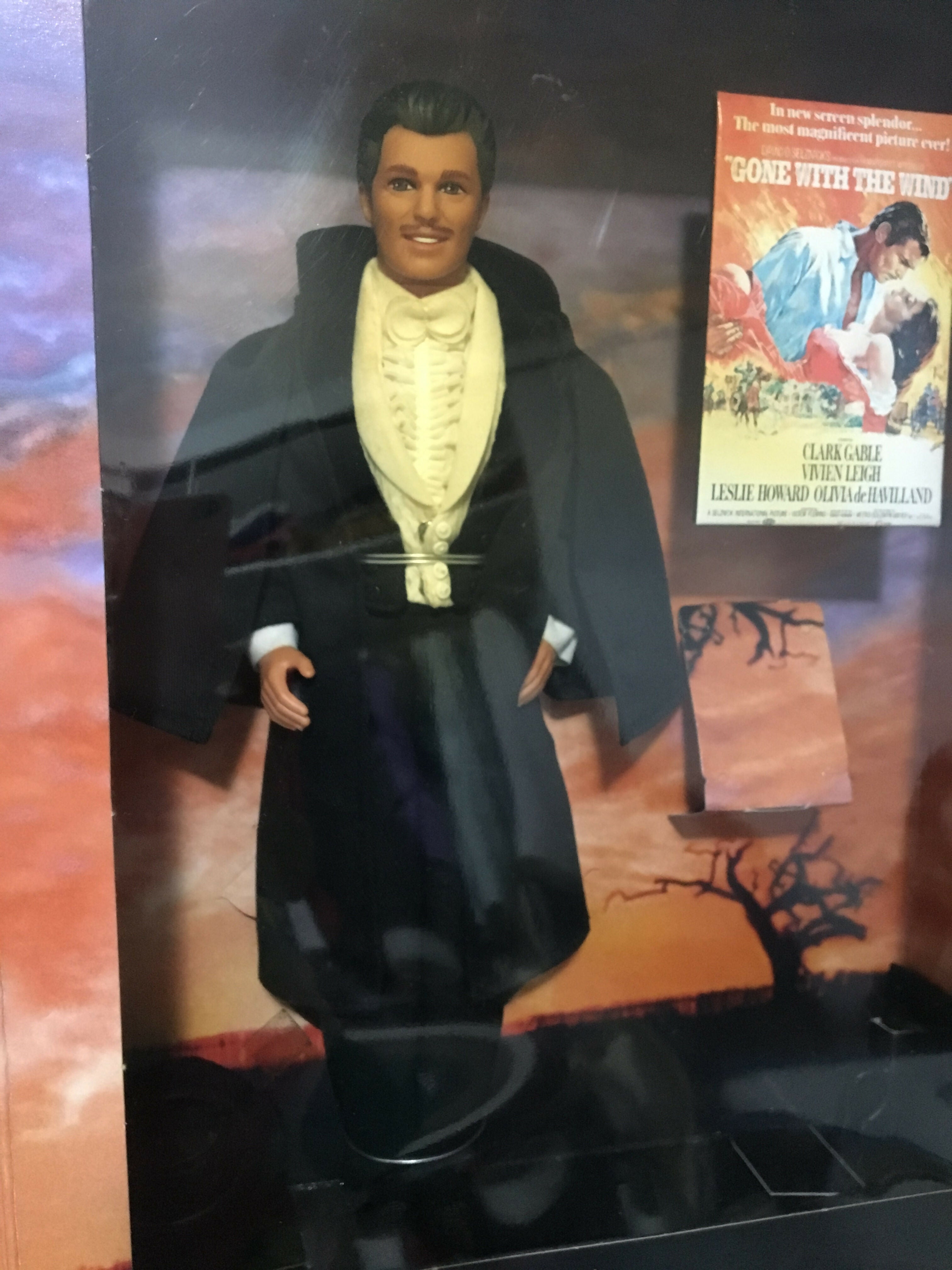 Barbie e Ken caracterizados do filme “E o Vento levou”