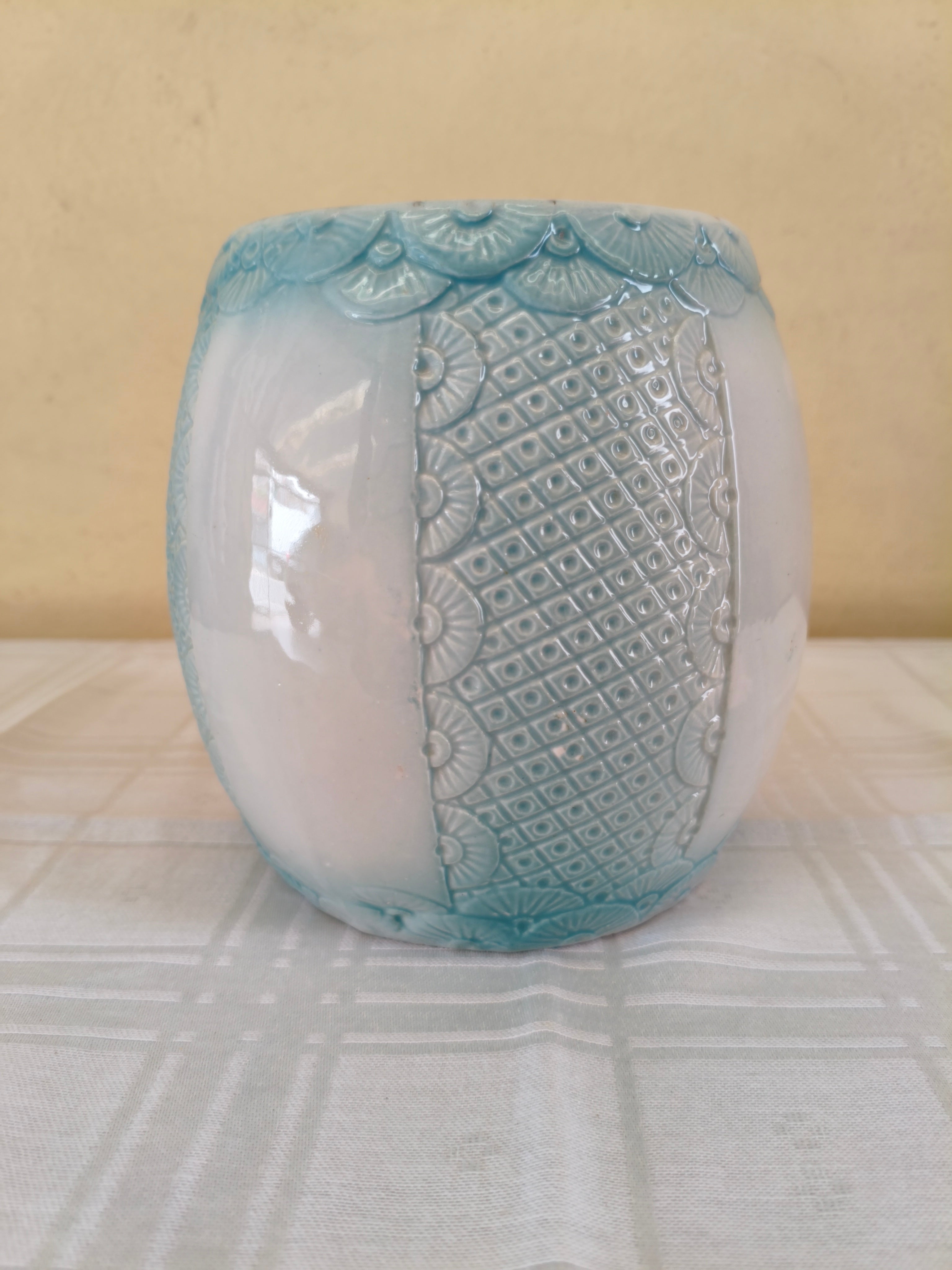 Vaso decorativo em cerâmica esmaltada