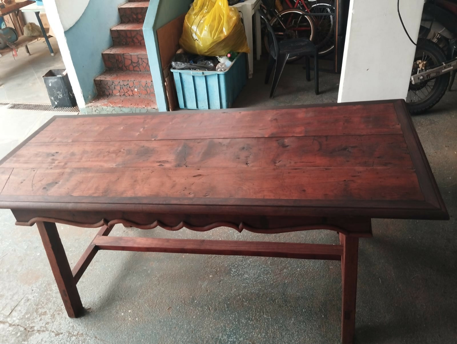 Recém Restaurada Mesa Mineira em vinhático