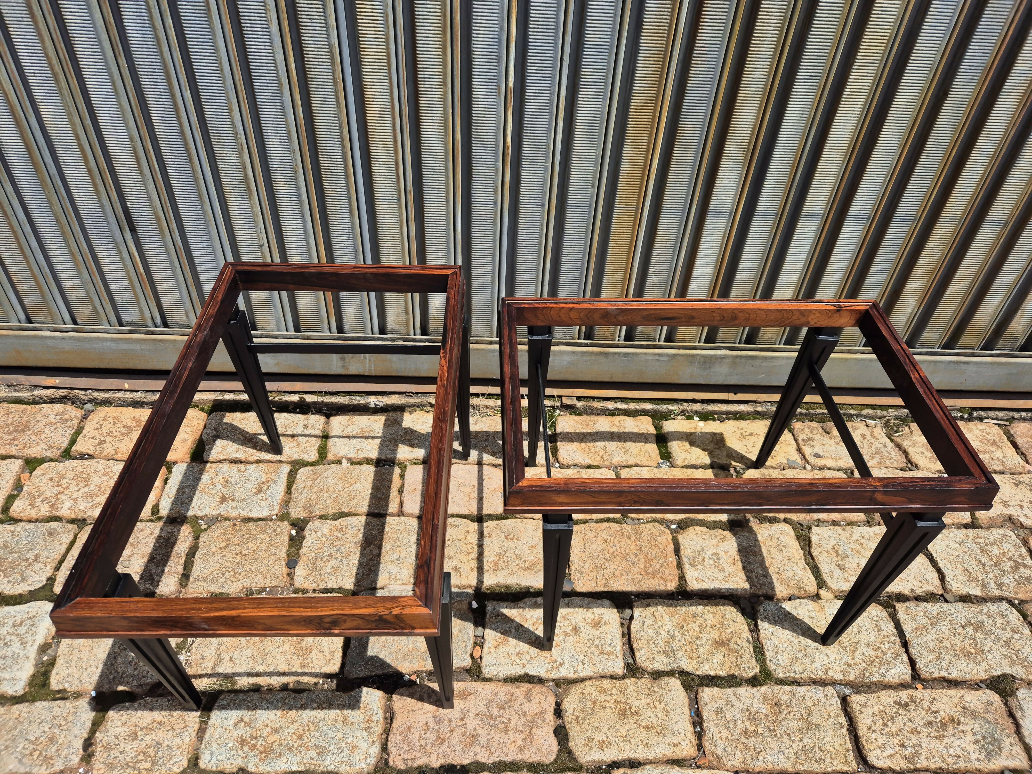 Par de Mesas laterais Cimo Jacarandá (tampo mármore ou vidro)