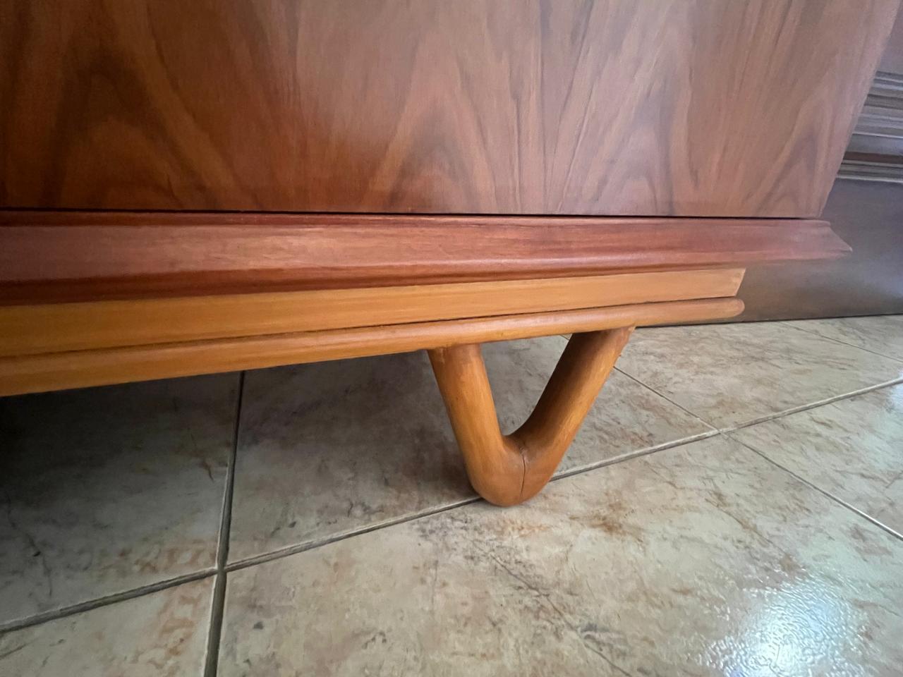 Pequeno Buffet vintage em caviúna anos 50/60 - restaurada 
