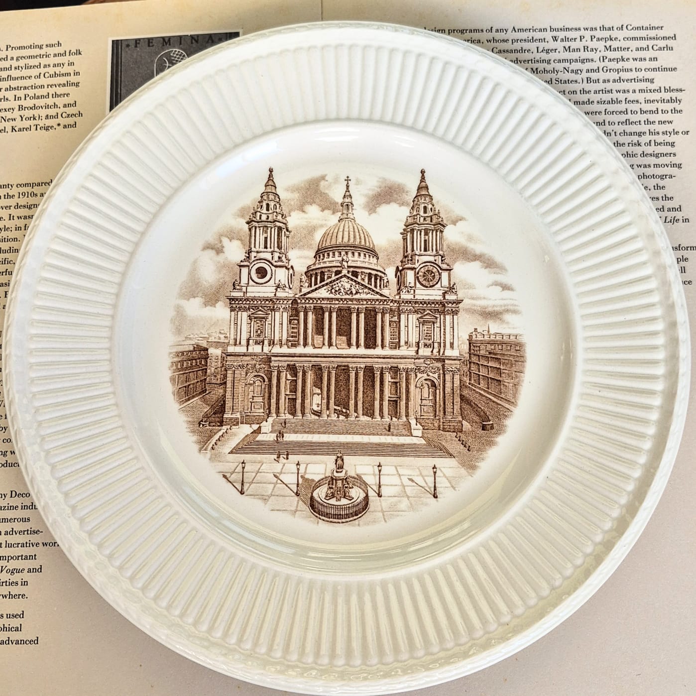 Conjunto de 6 pratos decorativos da 1a Edição da famosa coleção "Old London Views" da Wedgwood,  de 1941.