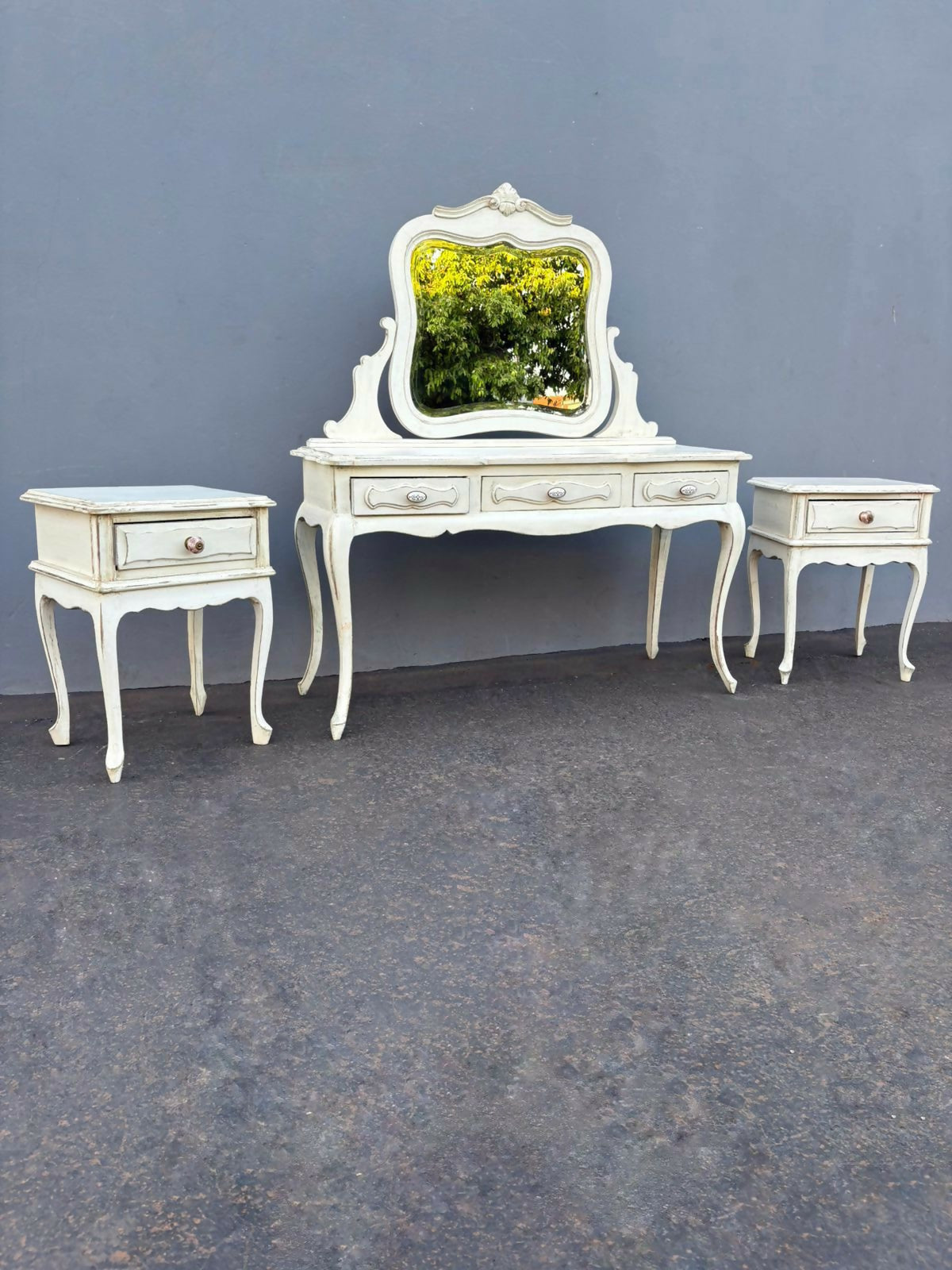 Conjunto Mesa de Cabeceira + Penteadeira Vanité Louis XV