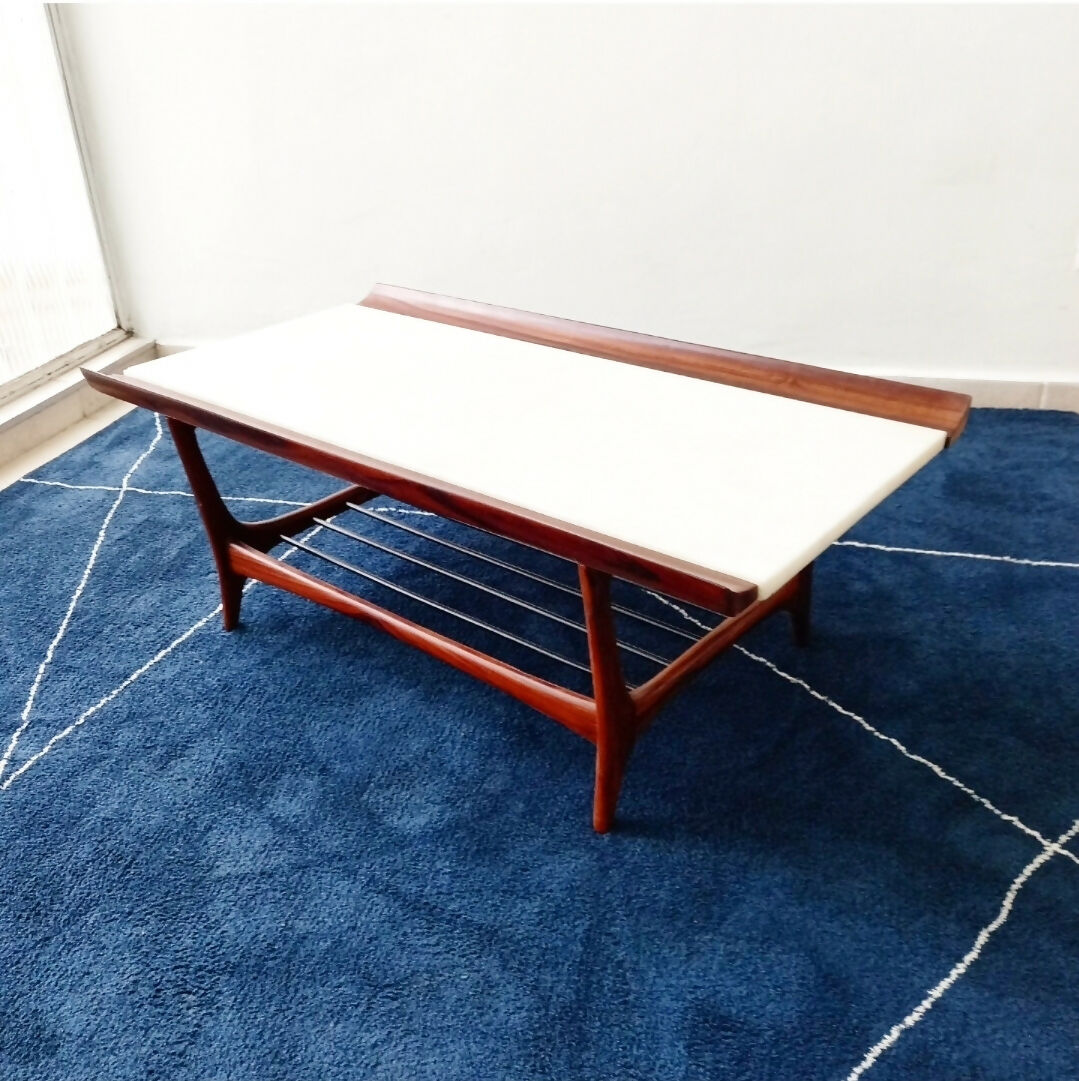 MESA DE CENTRO EM CAVIÚNA GIUSEPPE SCAPINELLI ANOS 50