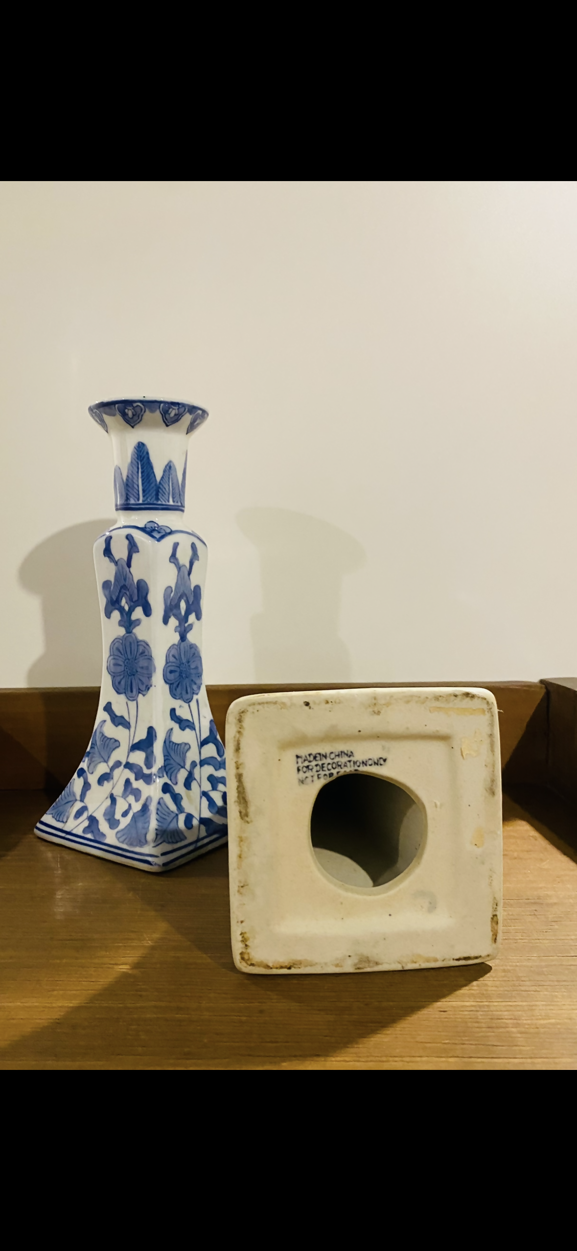 Par de castiçal em porcelana chinesa azul e branca (pintada à mão)
