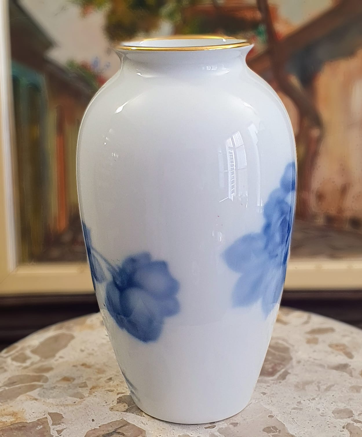 Vaso em porcelana branquíssima vitrificada japonesa OAC Okura.  Borda com filetação à ouro, em excelente estado!