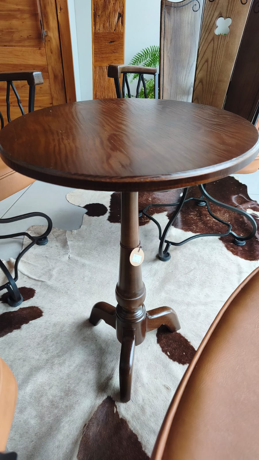 Conjunto de Mesa Redonda com 4 Poltronas – Madeira e Metal