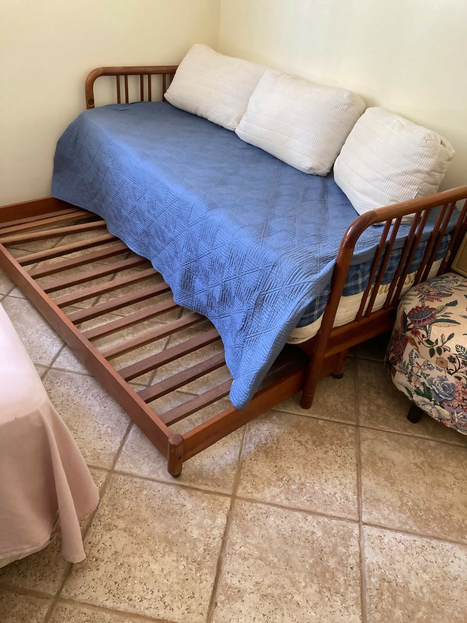 Cama patente com outra embaixo TokStok