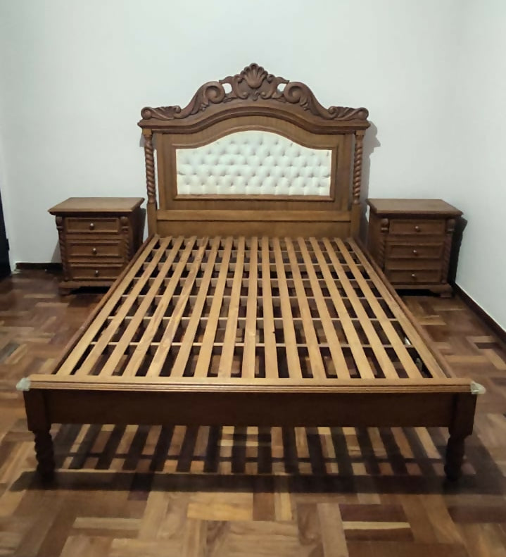 Conjunto Cama Casal Colonial + 2 Criados