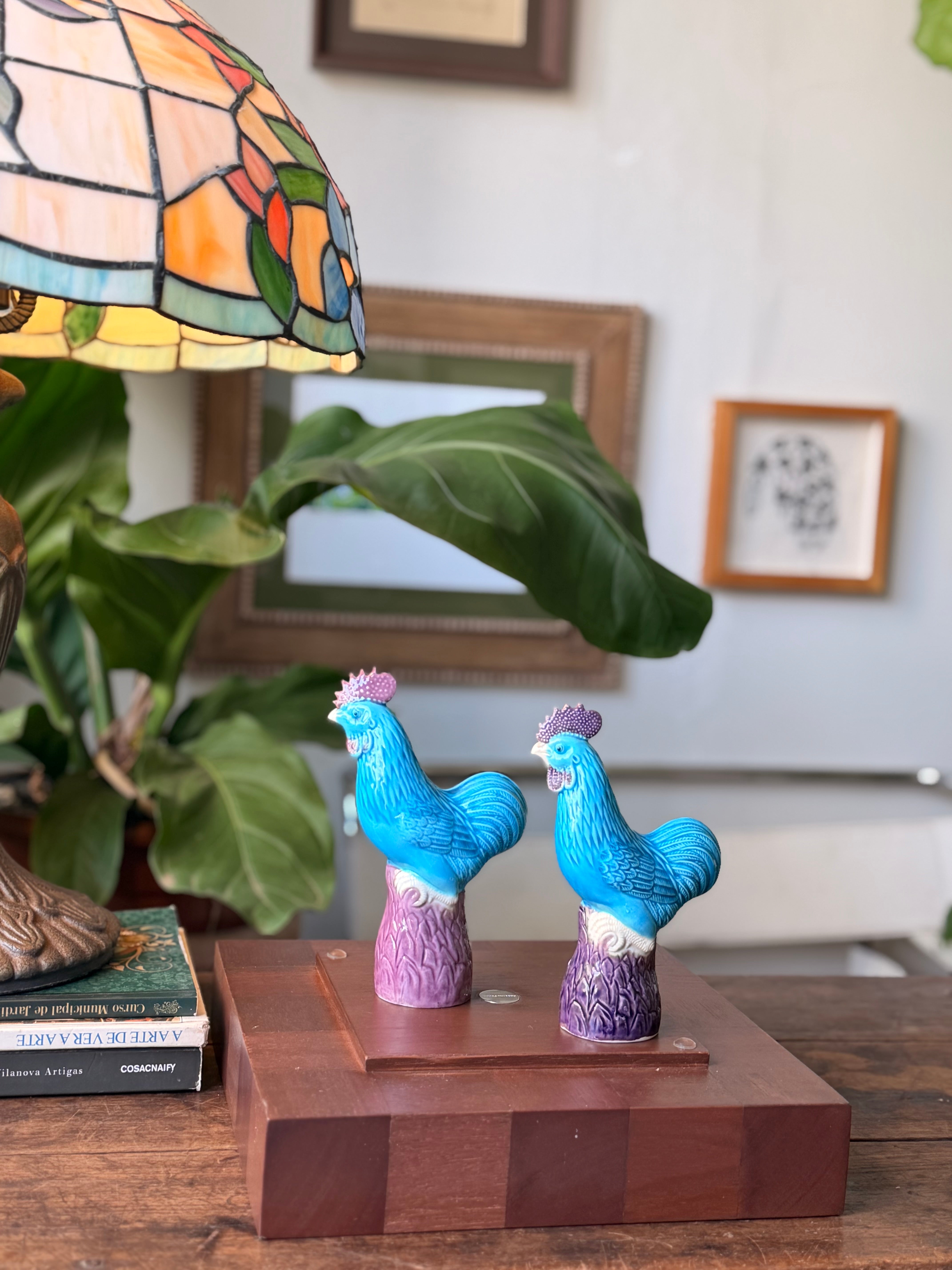 Par de Galos em porcelana azul 