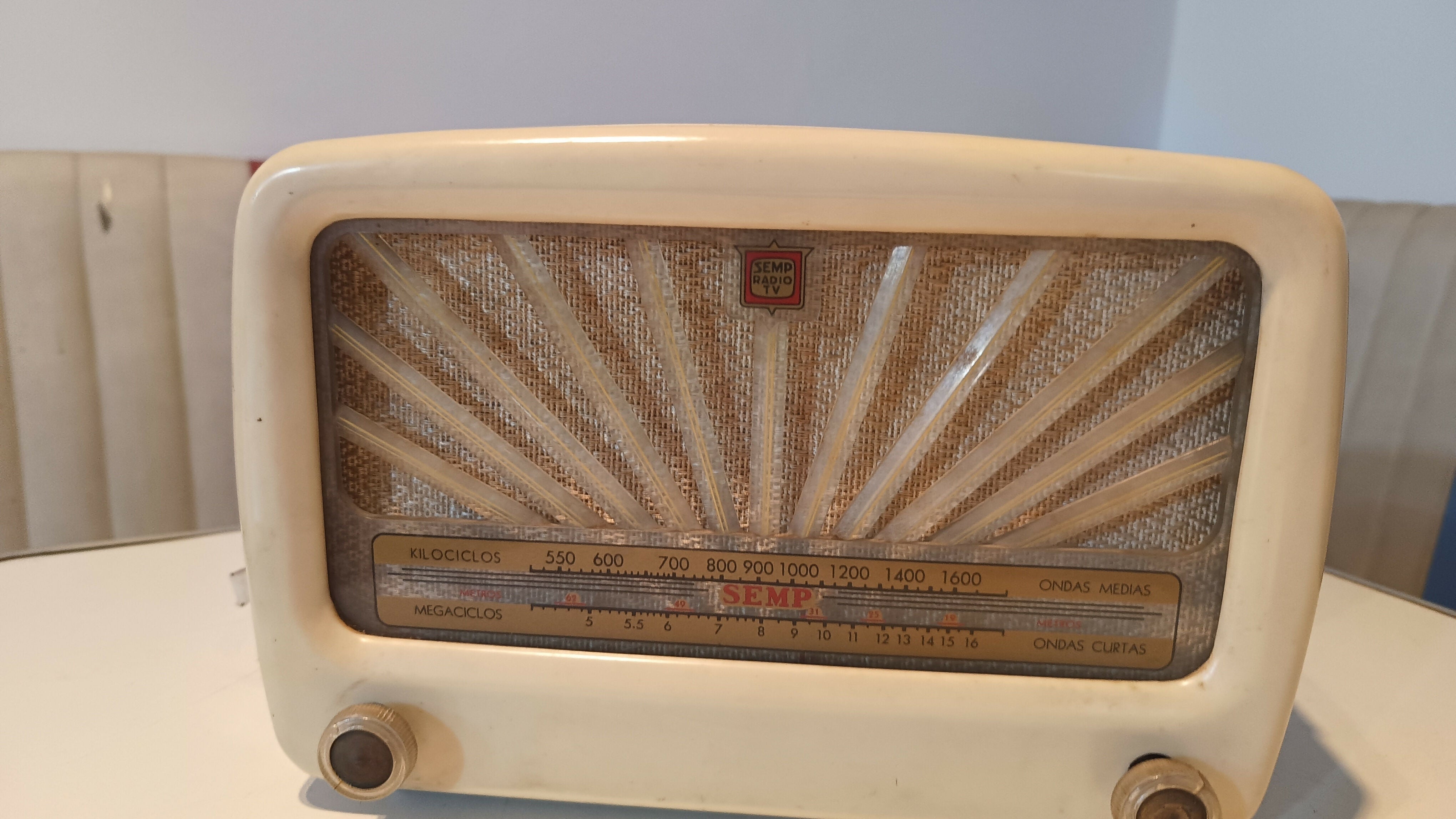 Rádio válvula anos 60