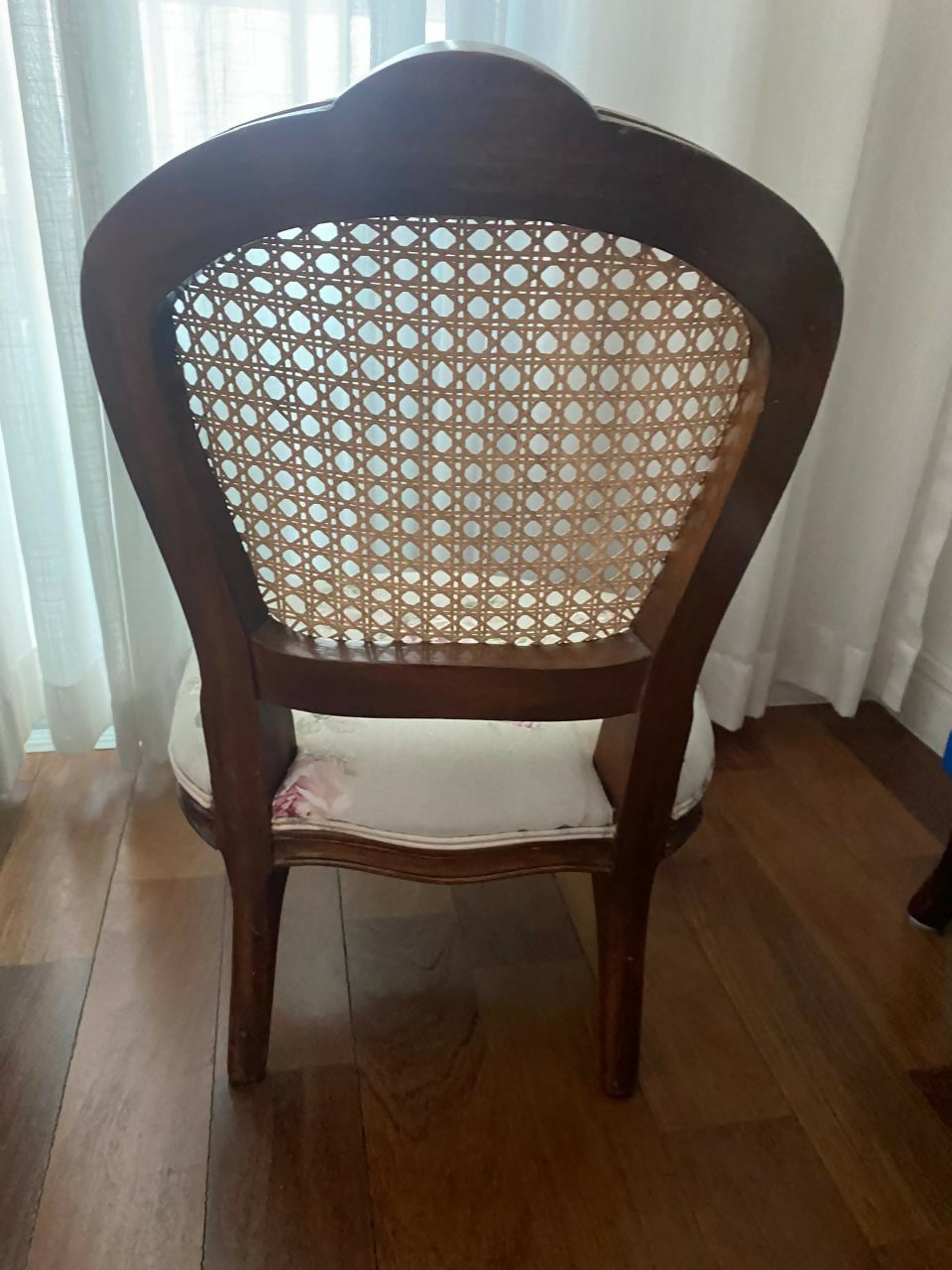 Cadeira Infantil de boneca antiga com palhinha