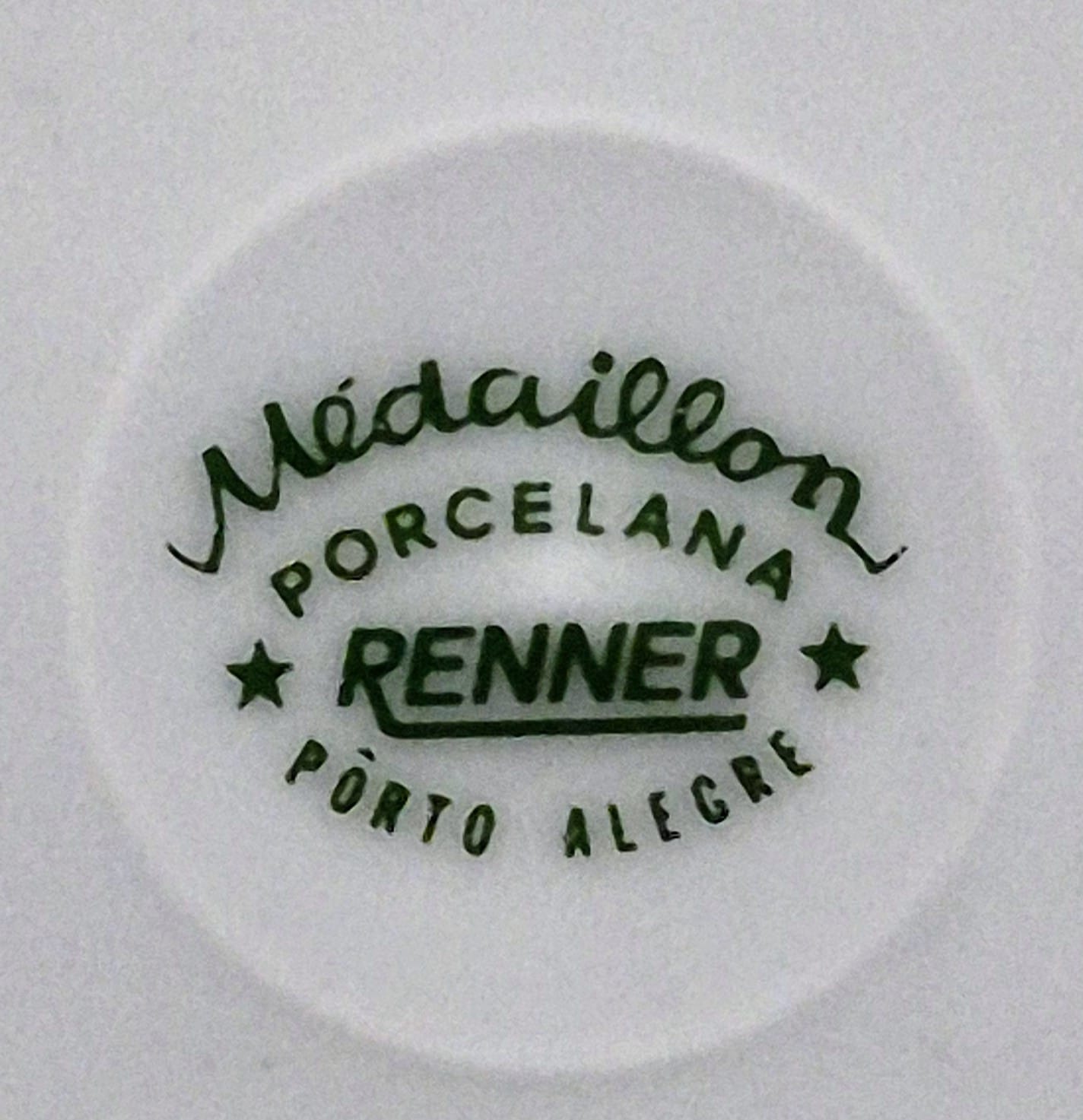 Conjunto de jantar 19 peças, lindo e em excelente estado de conservação, em porcelana nacional Renner Medaillon.