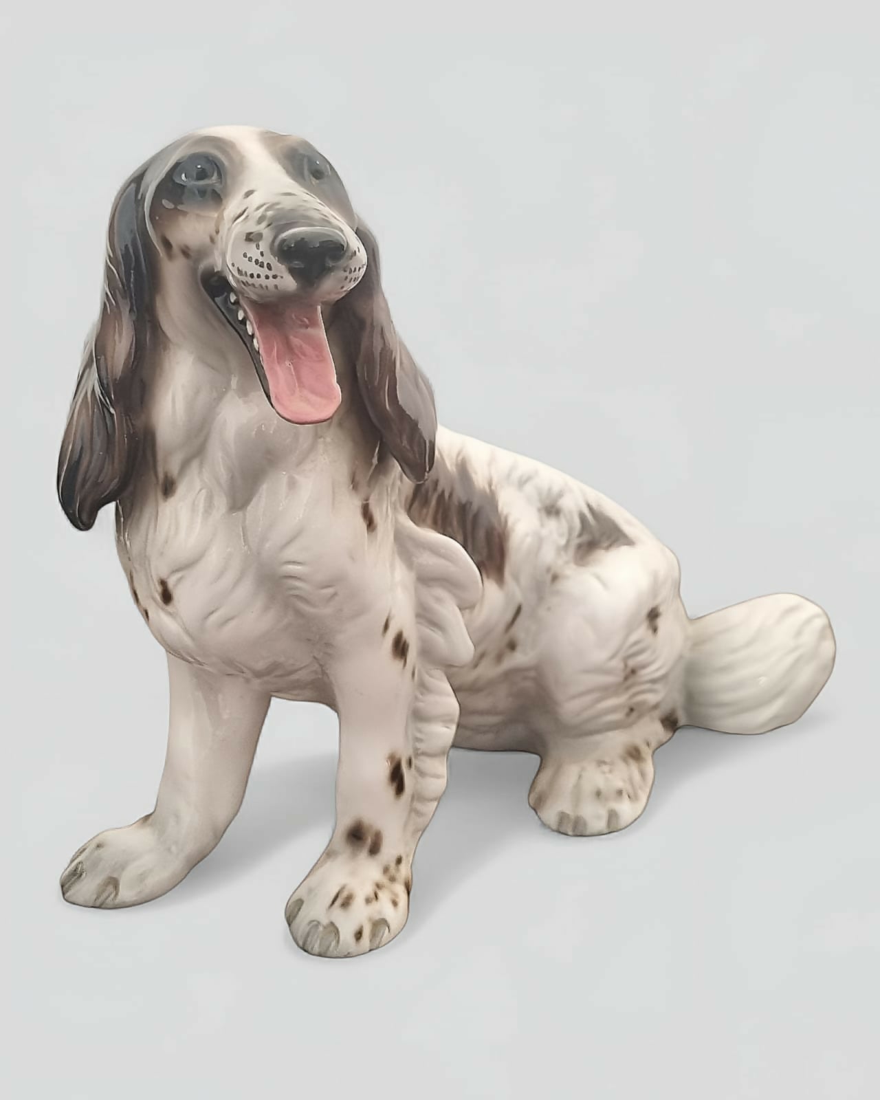 Escultura em grandes dimensões de cão ´´cocker``em cerâmica italiana do artista Giovanni Ronzan.