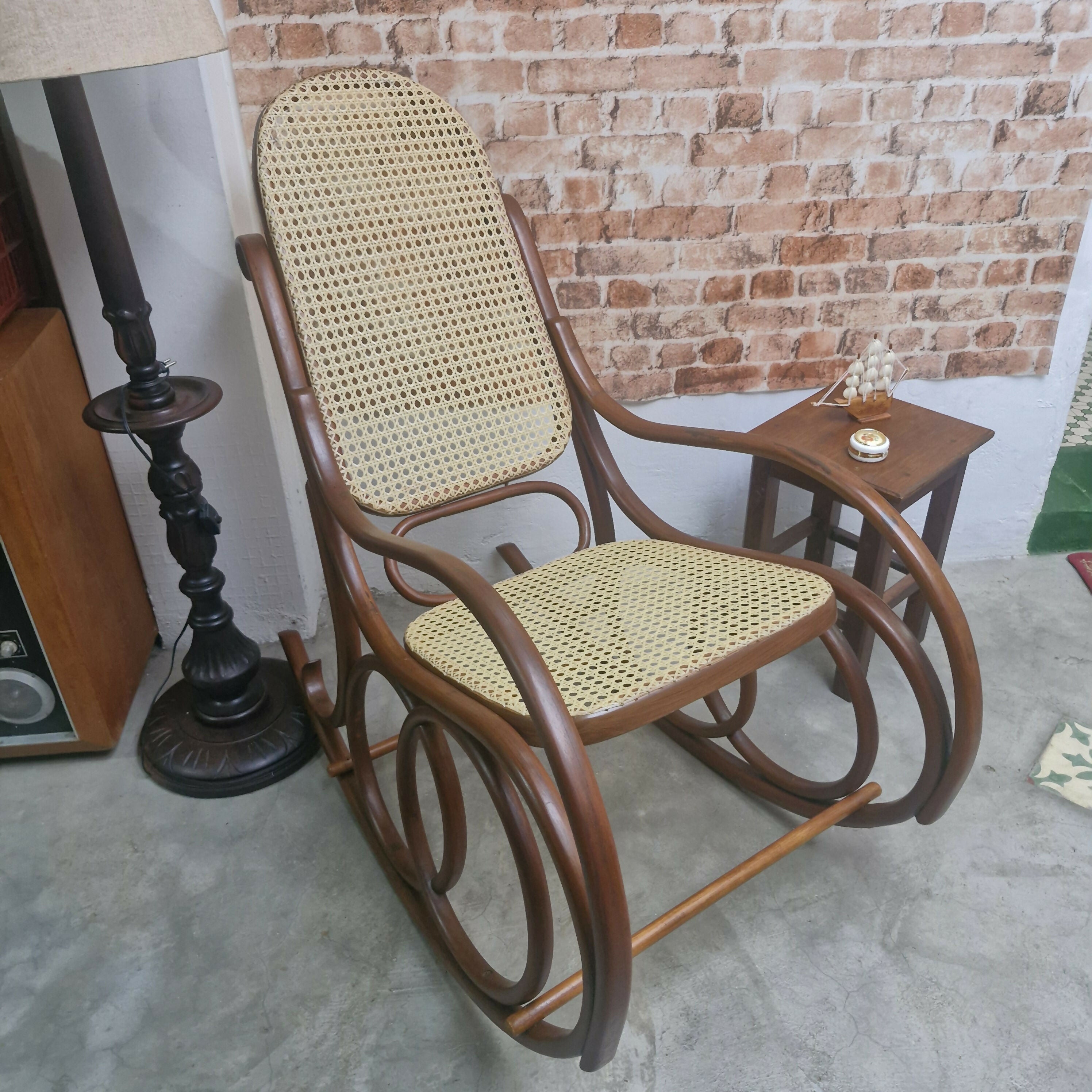 Cadeira de balanço Thonart