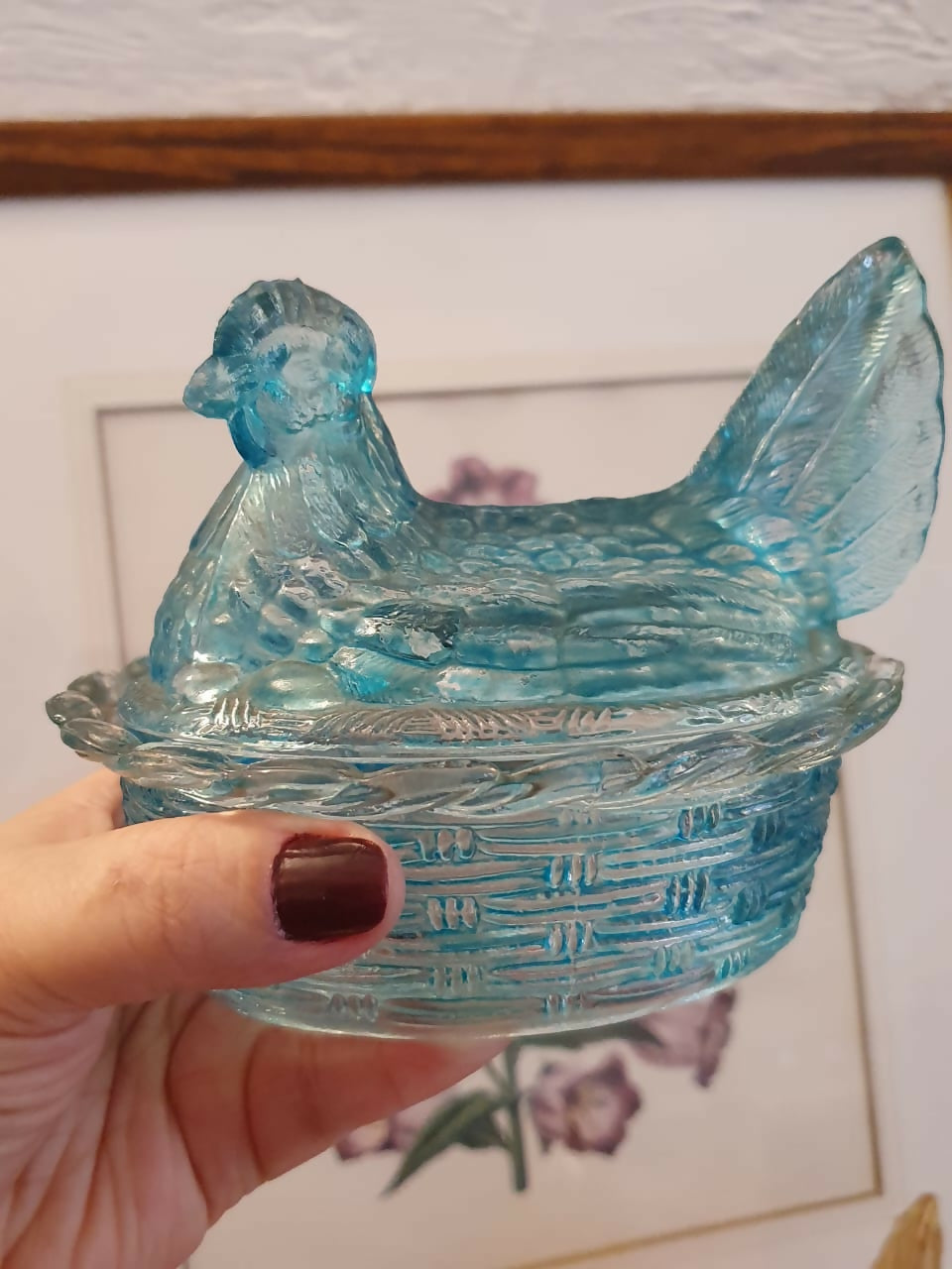 Mantegueiras, anos 50, em formato de galinhas confeccionadas em vidrão. Um clássico.