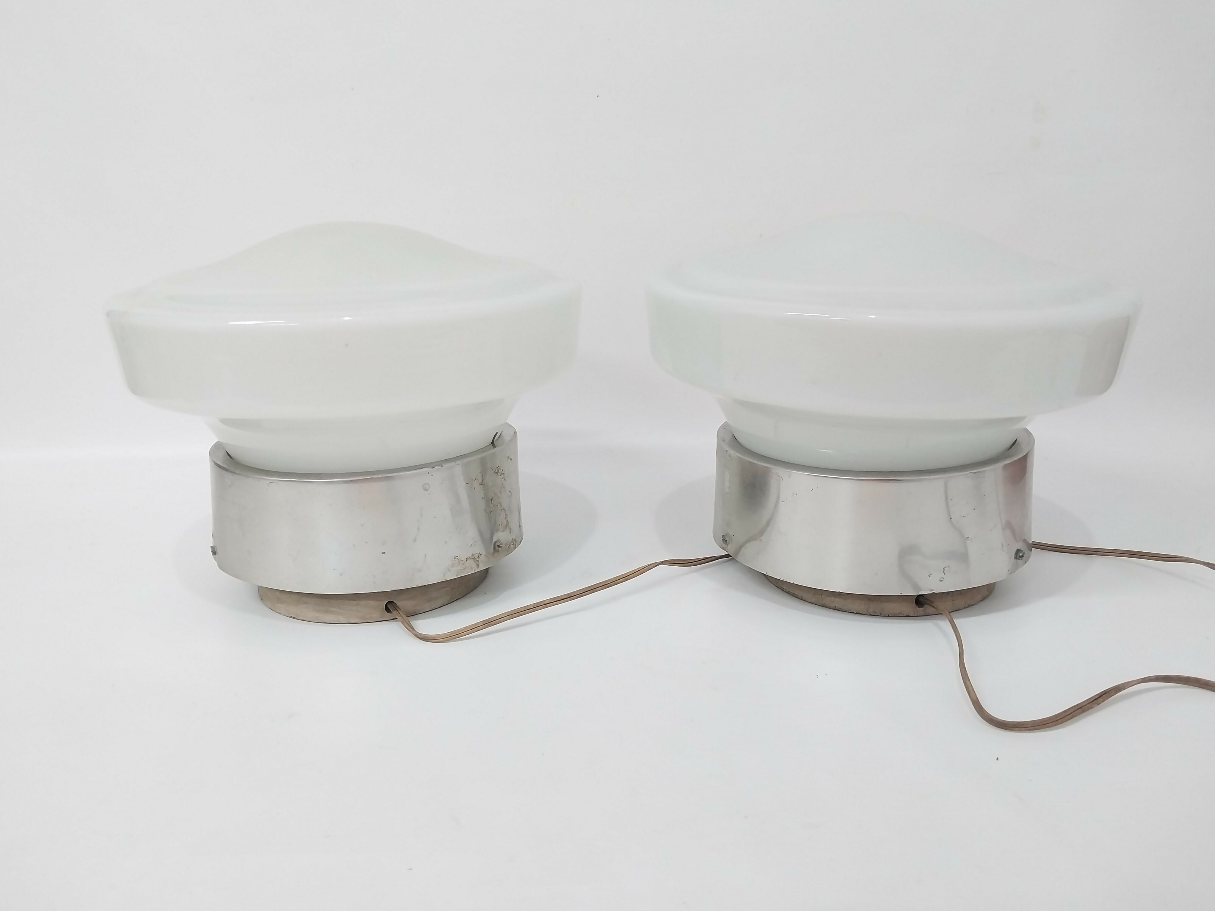 Par de Luminárias Mid Century em Metal e Opalina