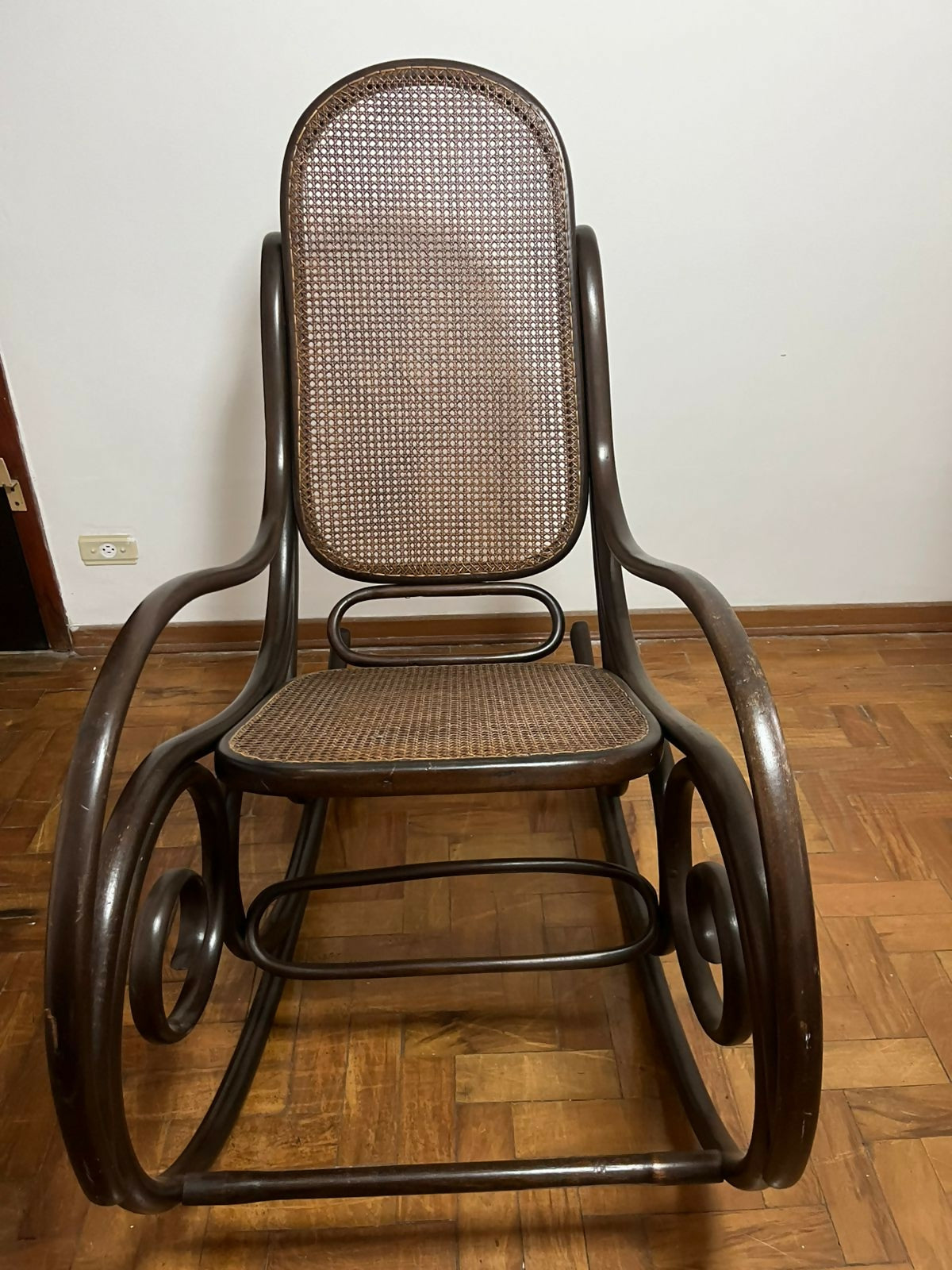 Cadeira de balanço antiga