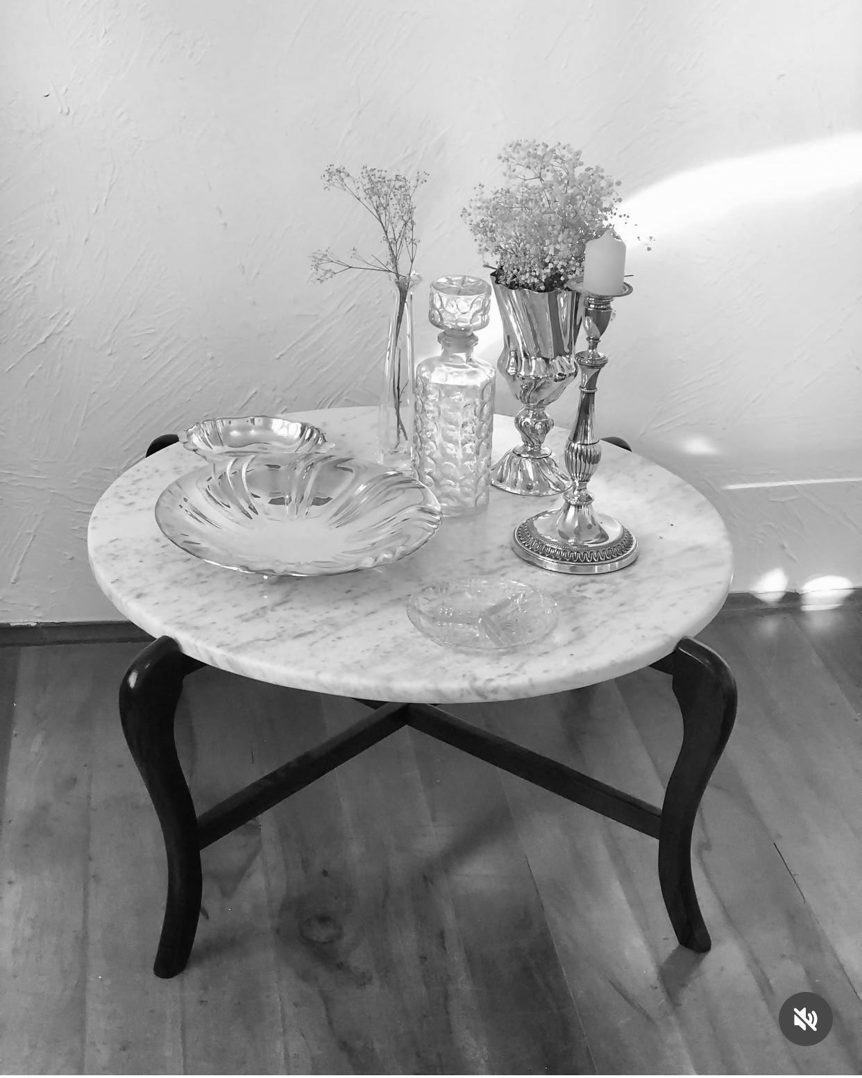 Mesa de centro “Maracanã” atribuída ao designer Giuseppe Scapinelli em madeira e mármore