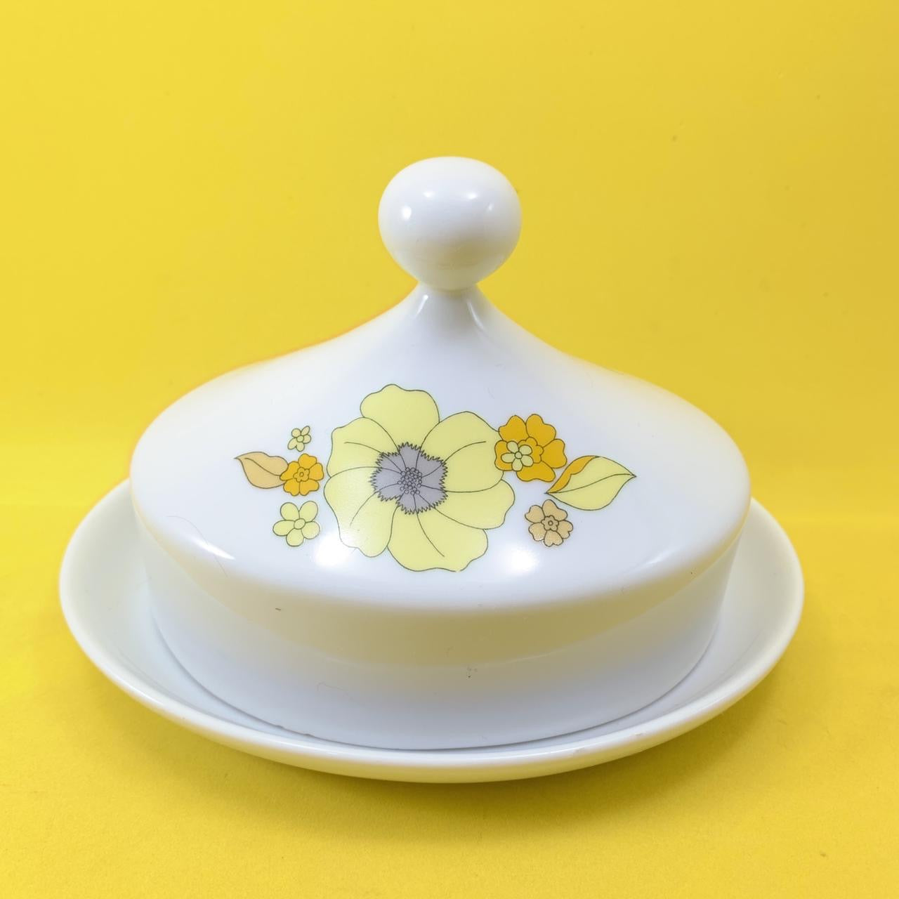 Porcelana Steatita década de 1960/1975 Jogo de chá com flores amarelas
